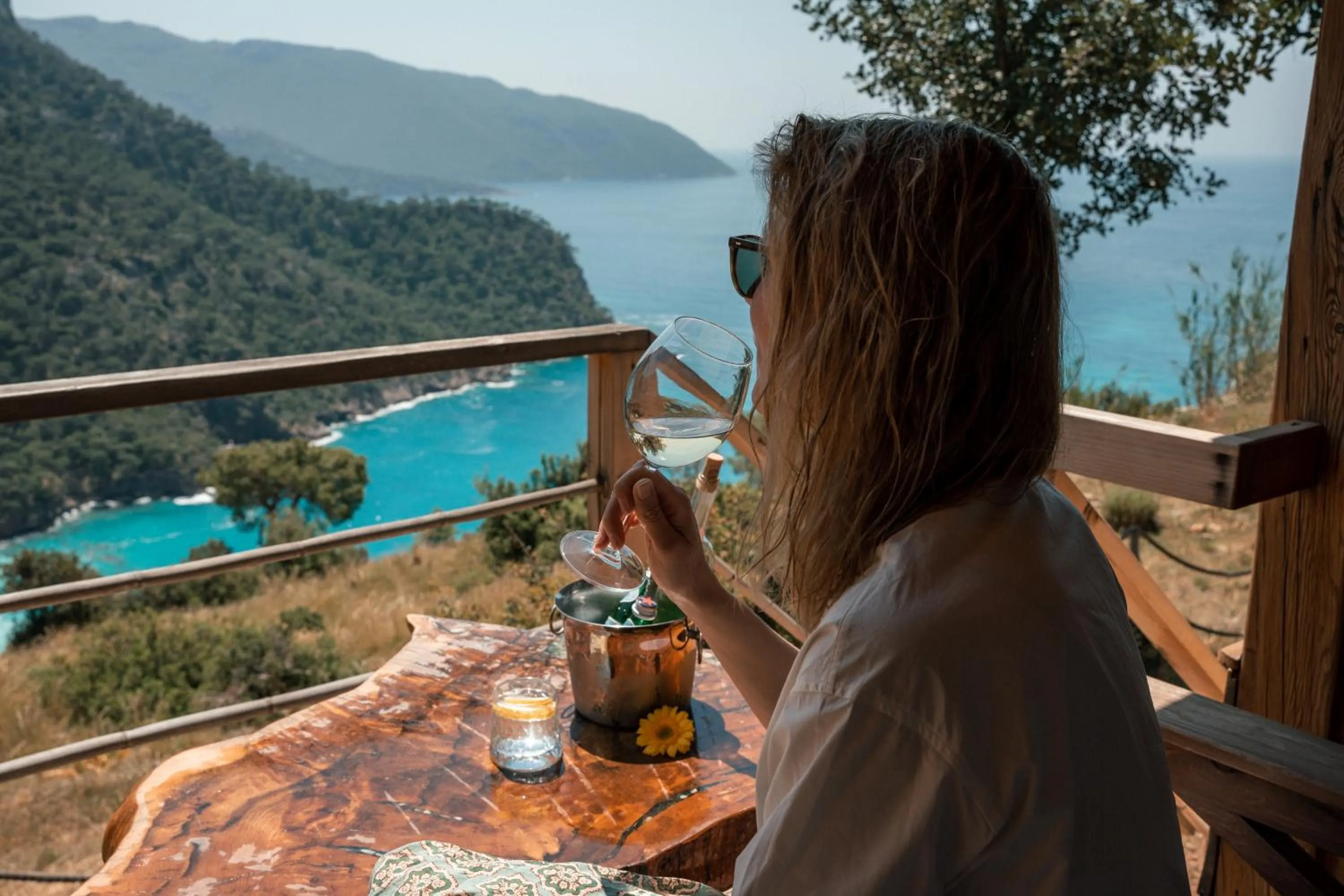 People in Olive Garden Kabak