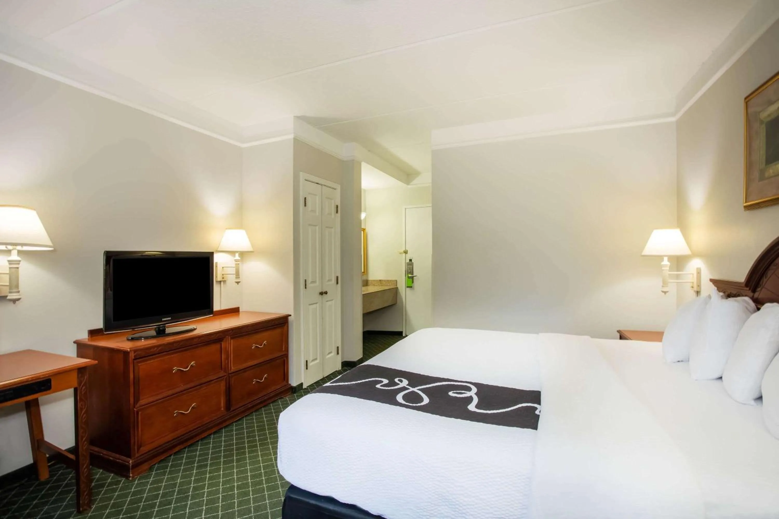 Photo of the whole room, Bed in La Quinta by Wyndham Melbourne Viera