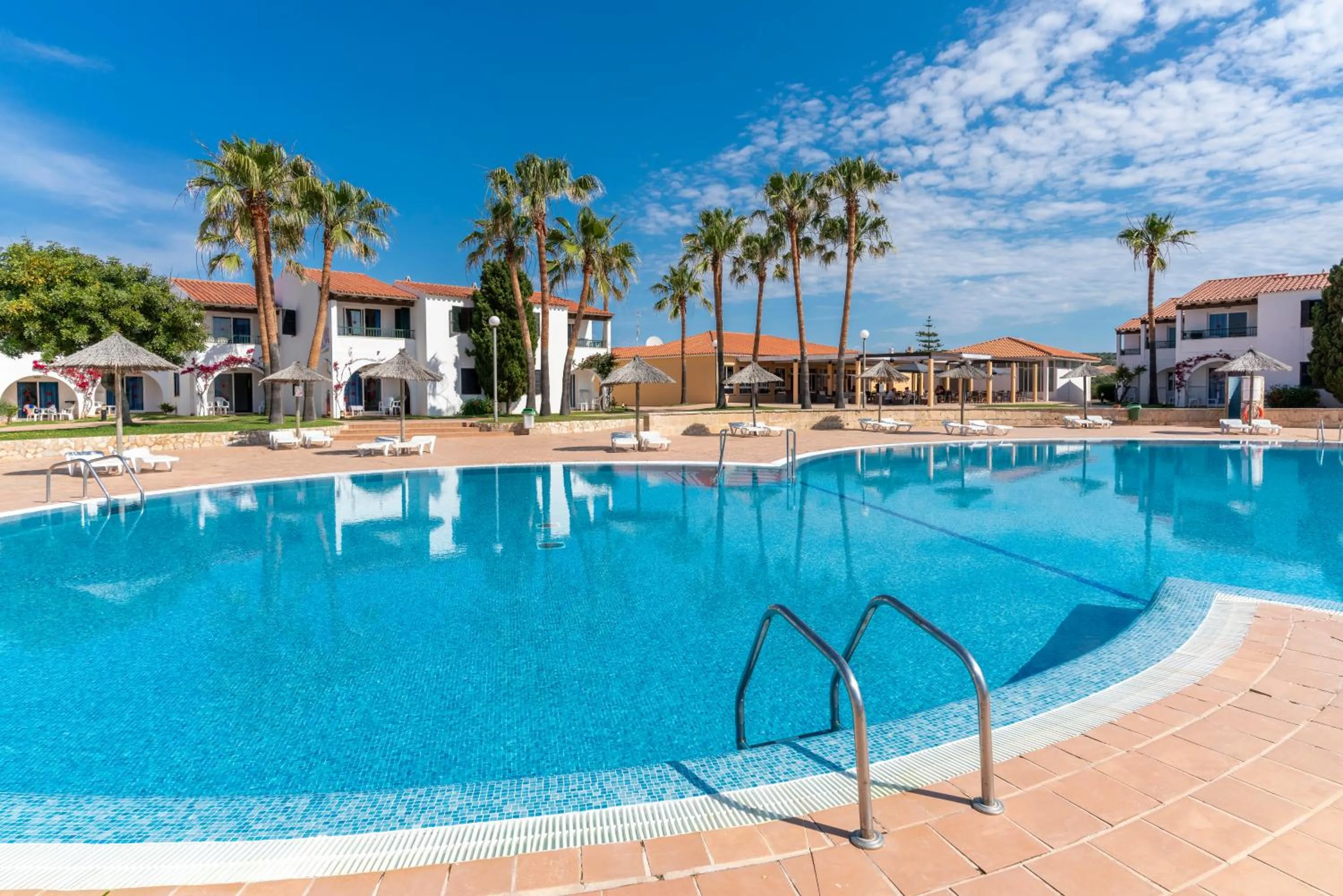 Swimming pool in Apartamentos Vistapicas