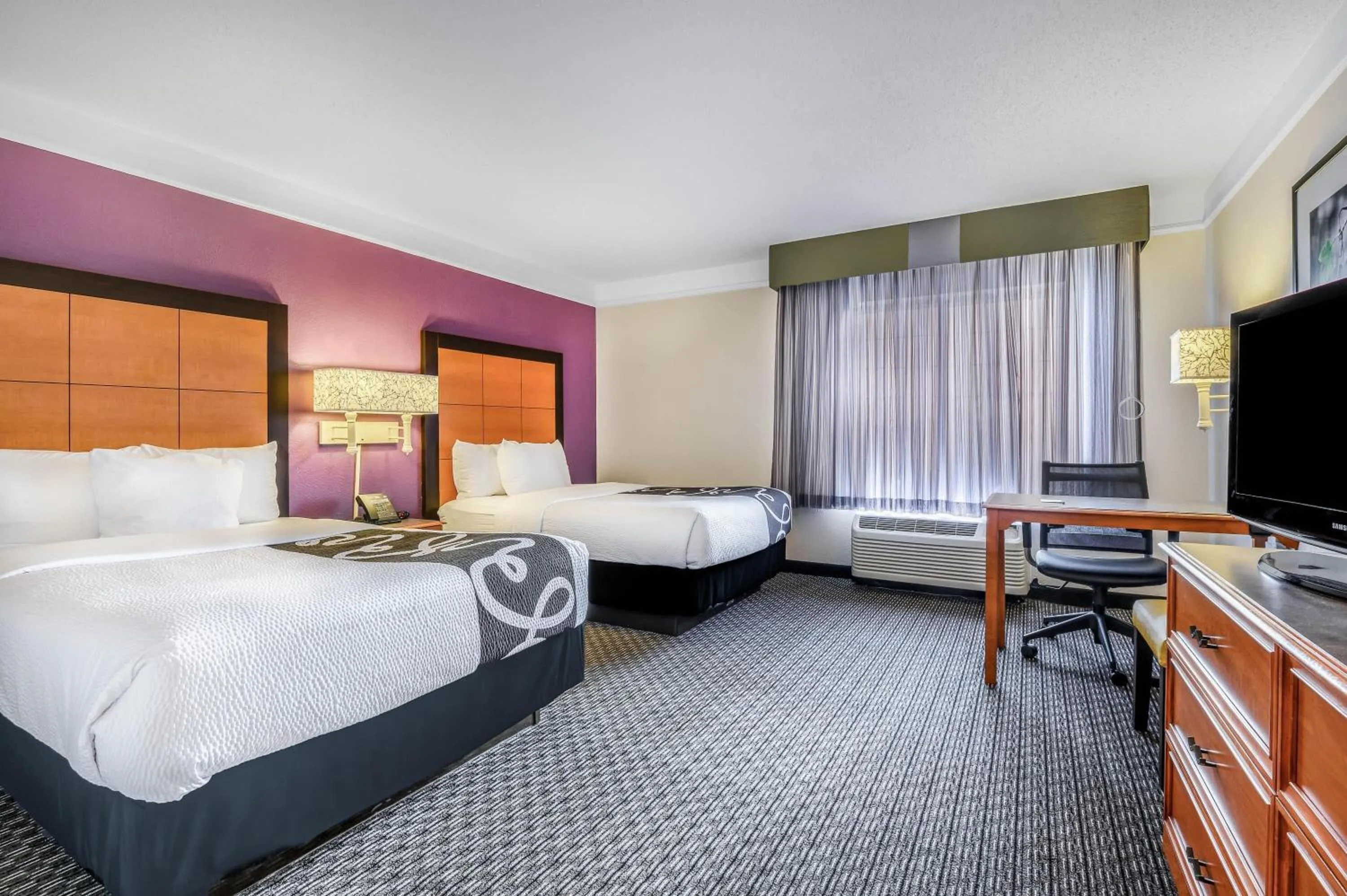 Photo of the whole room, Bed in La Quinta by Wyndham Myrtle Beach Broadway Area