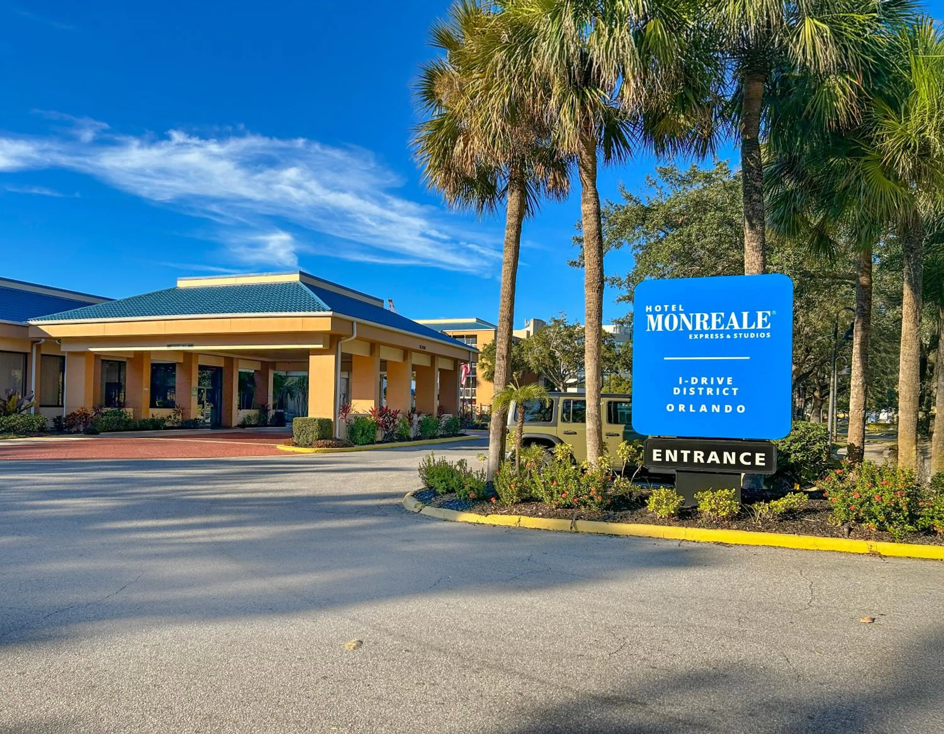 Property building in Hotel Monreale Express & Studios IDrive District