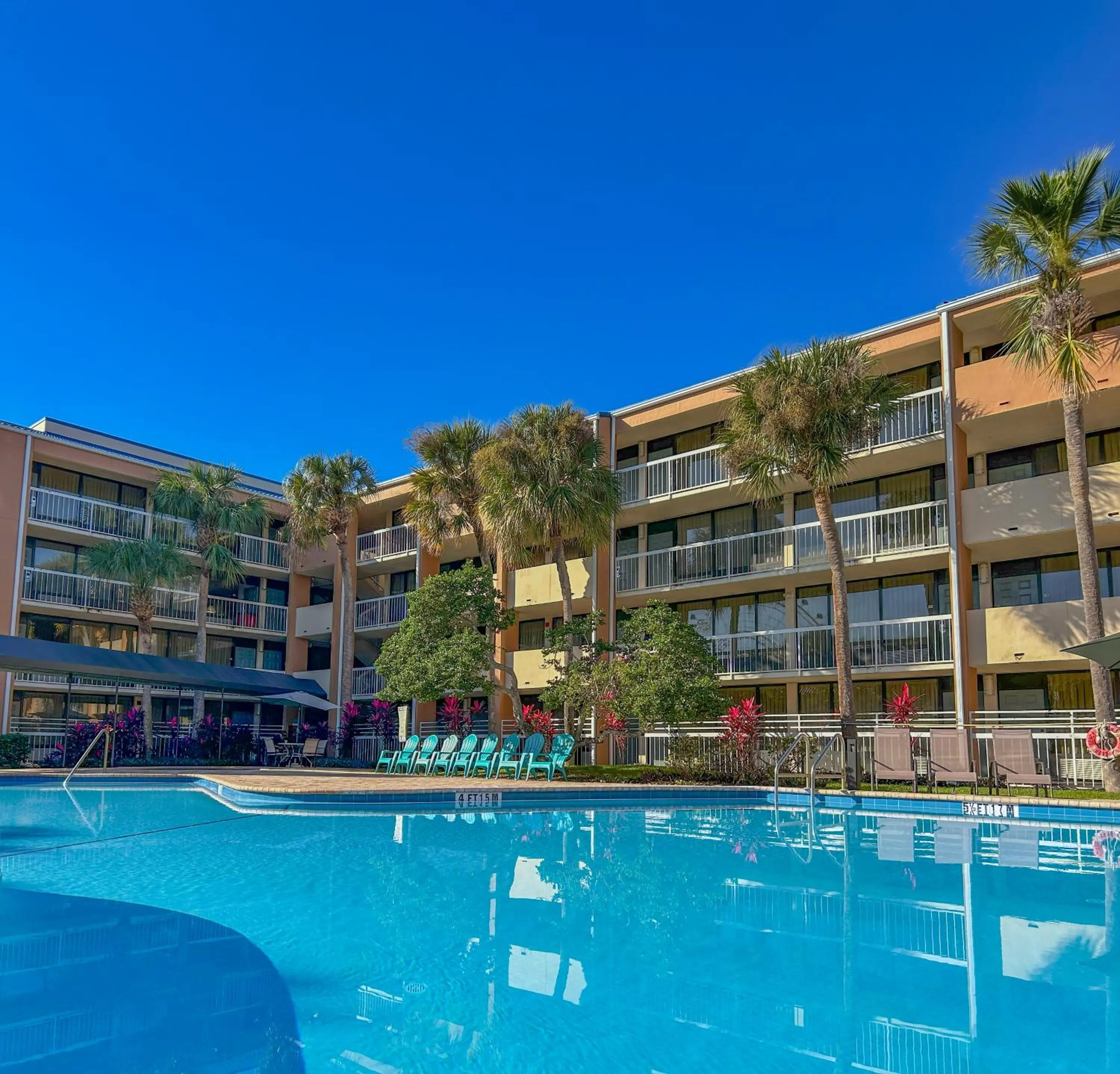 Swimming pool in Hotel Monreale Express & Studios IDrive District