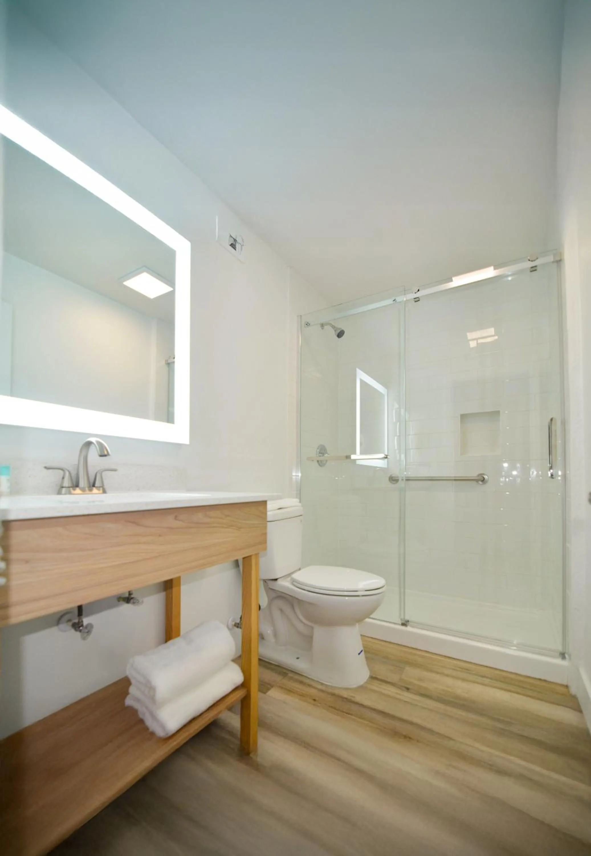 Shower in Hotel Monreale Express & Studios IDrive District