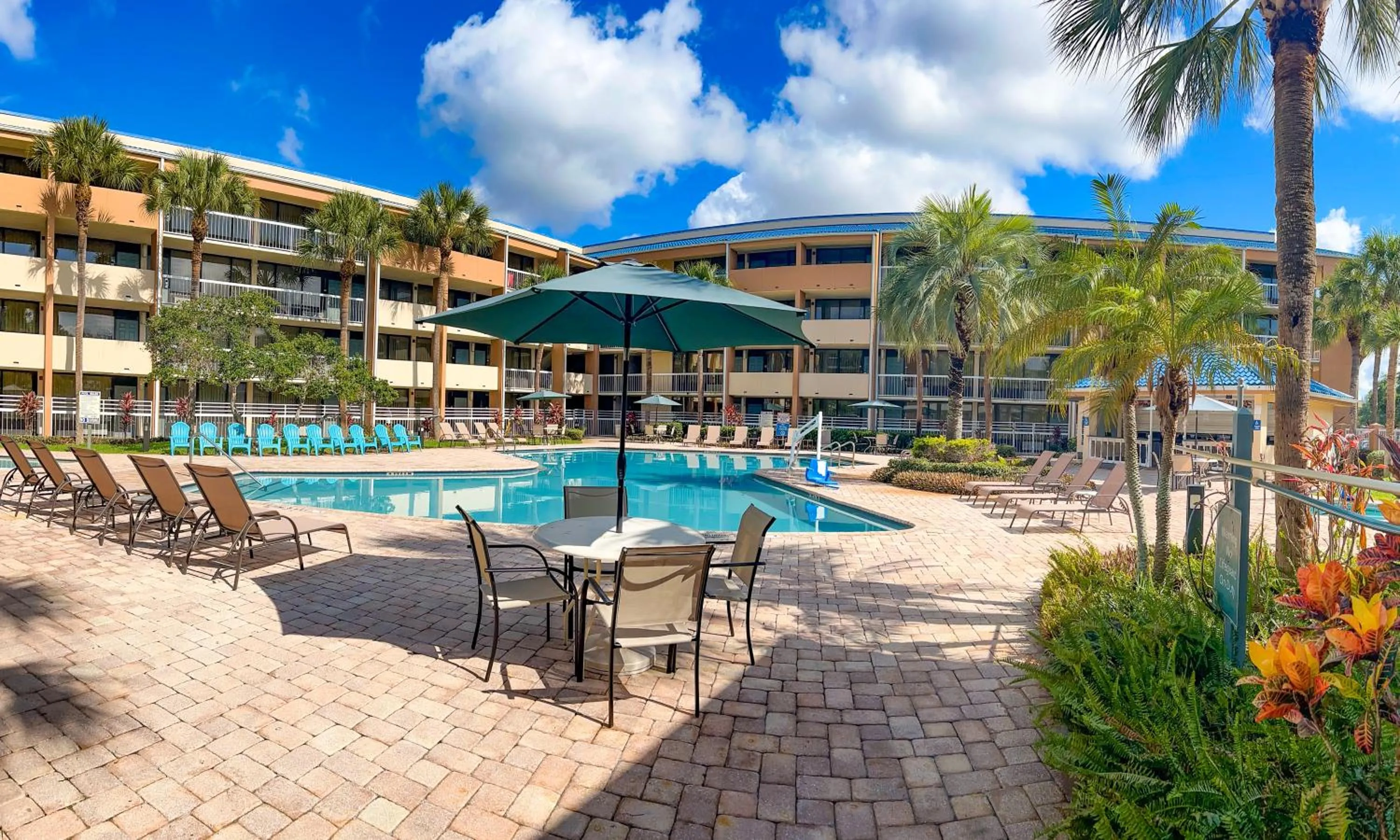 Property building in Hotel Monreale Express & Studios IDrive District