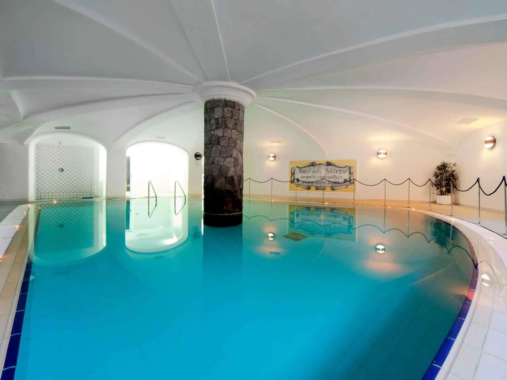 Swimming pool in Hotel Villa Svizzera Terme