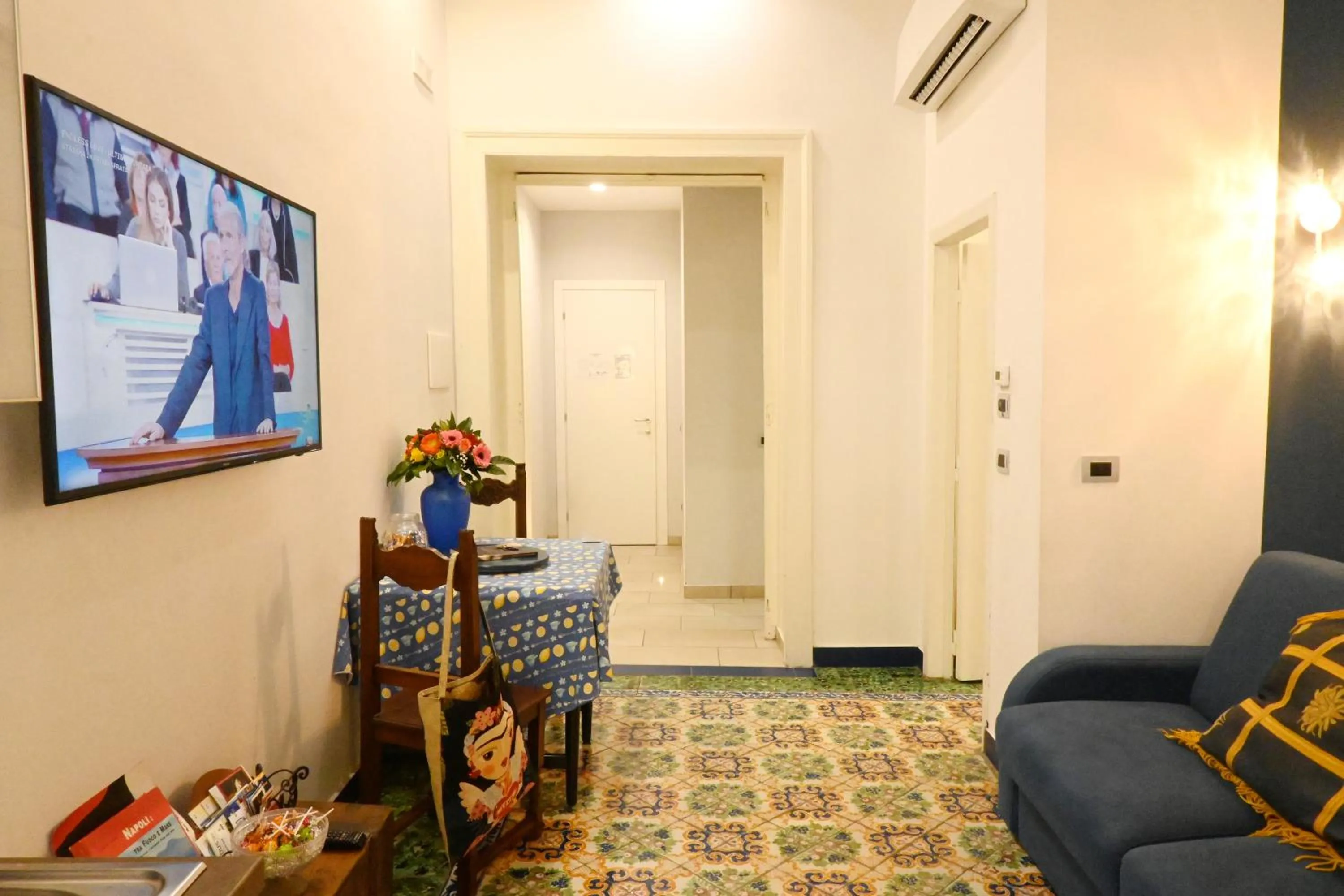 Communal lounge/ TV room in Nanà Bed and Breakfast