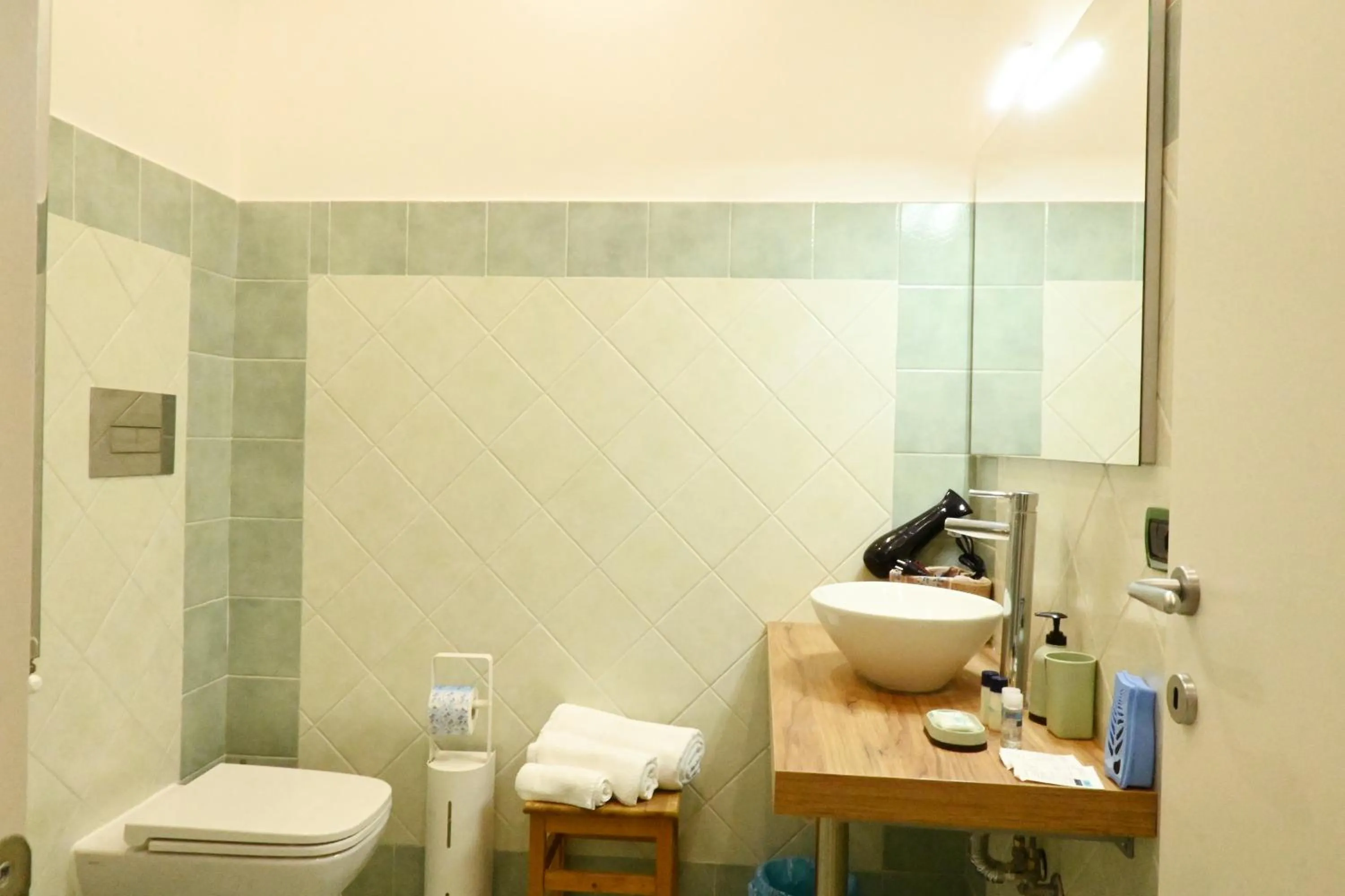 Toilet in Nanà Bed and Breakfast