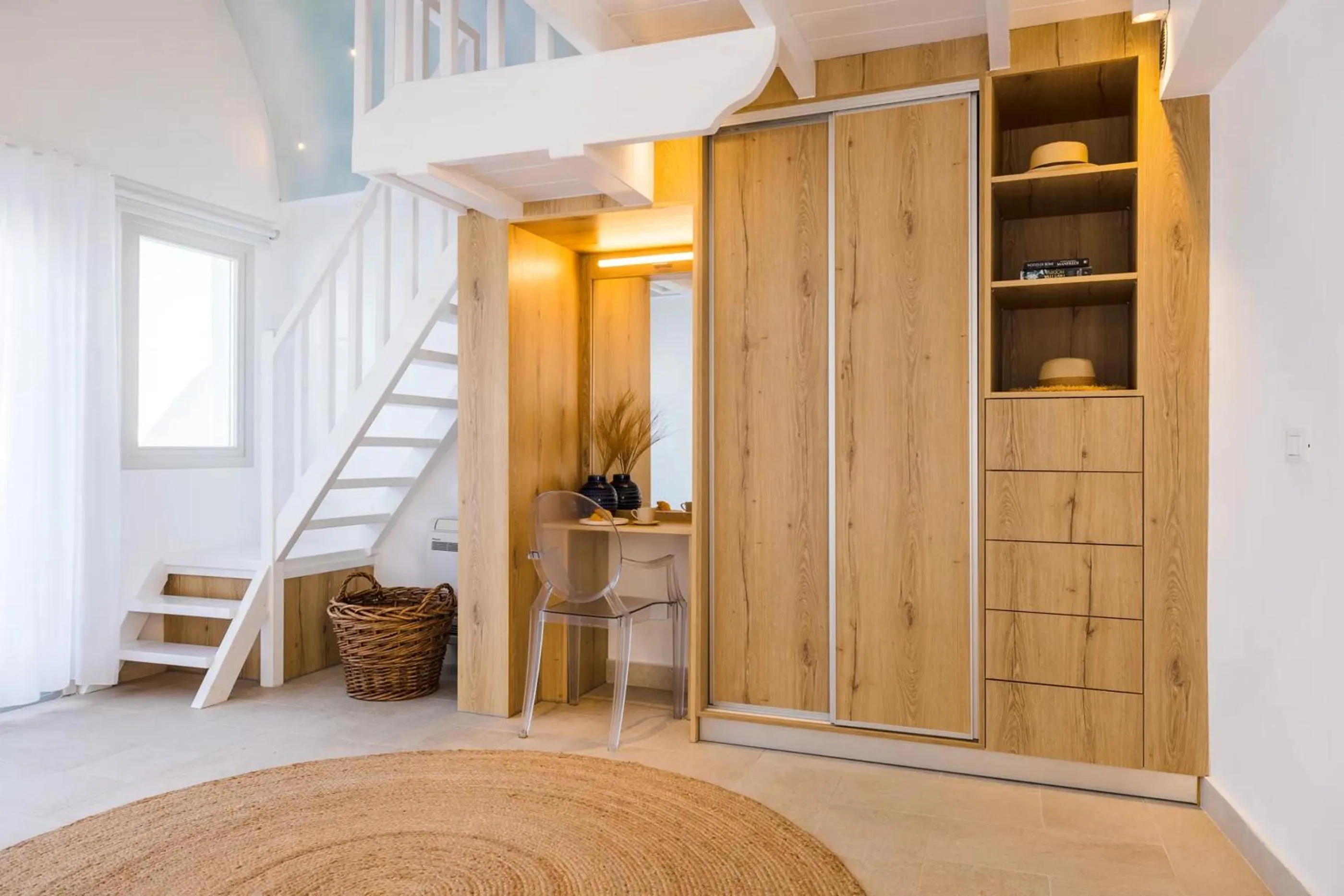 Decorative detail in Rocabella Santorini Hotel & Spa