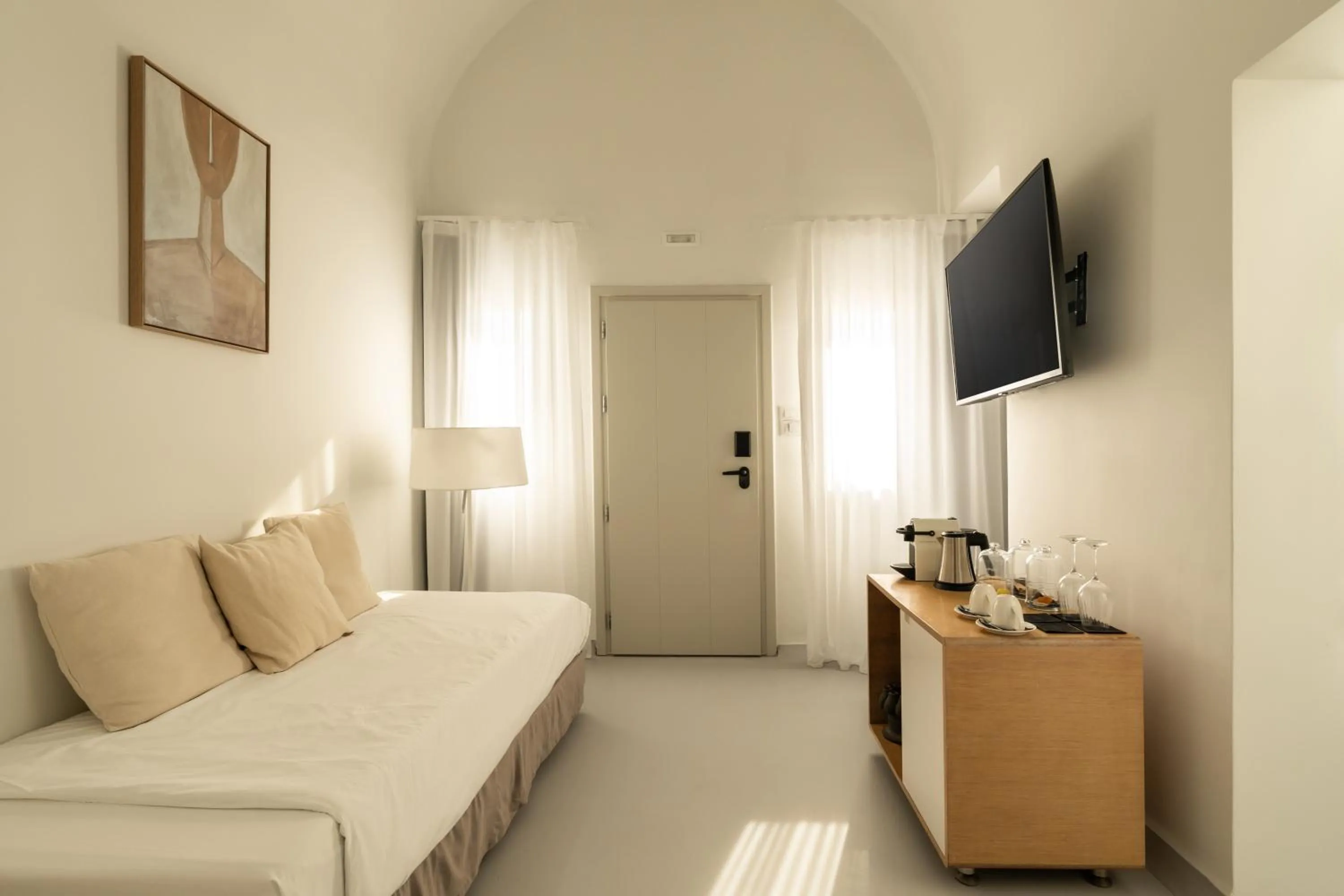 TV and multimedia, Bed in Rocabella Santorini Hotel & Spa