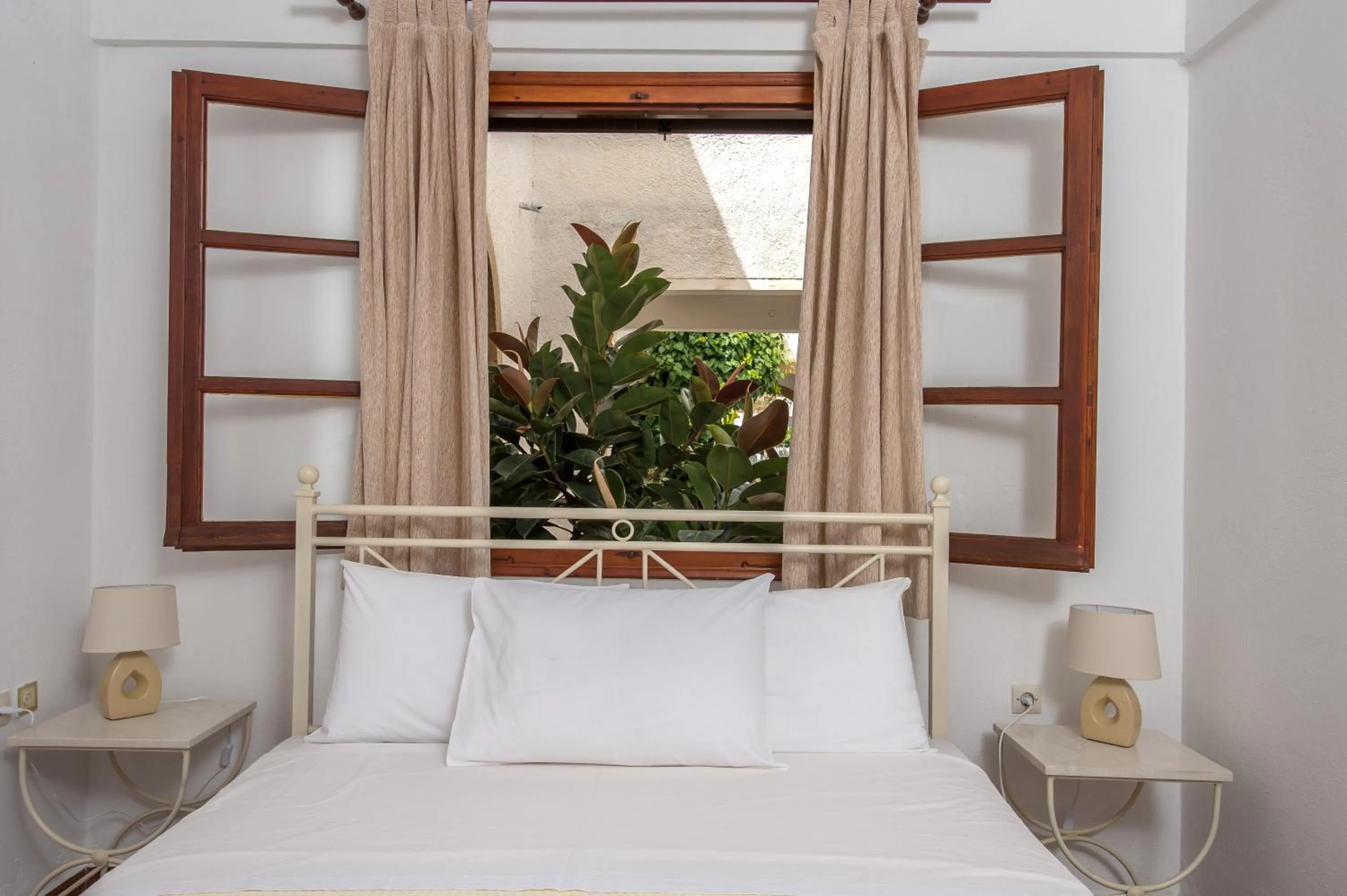 Decorative detail, Bed in Joanna Apart - Hotel