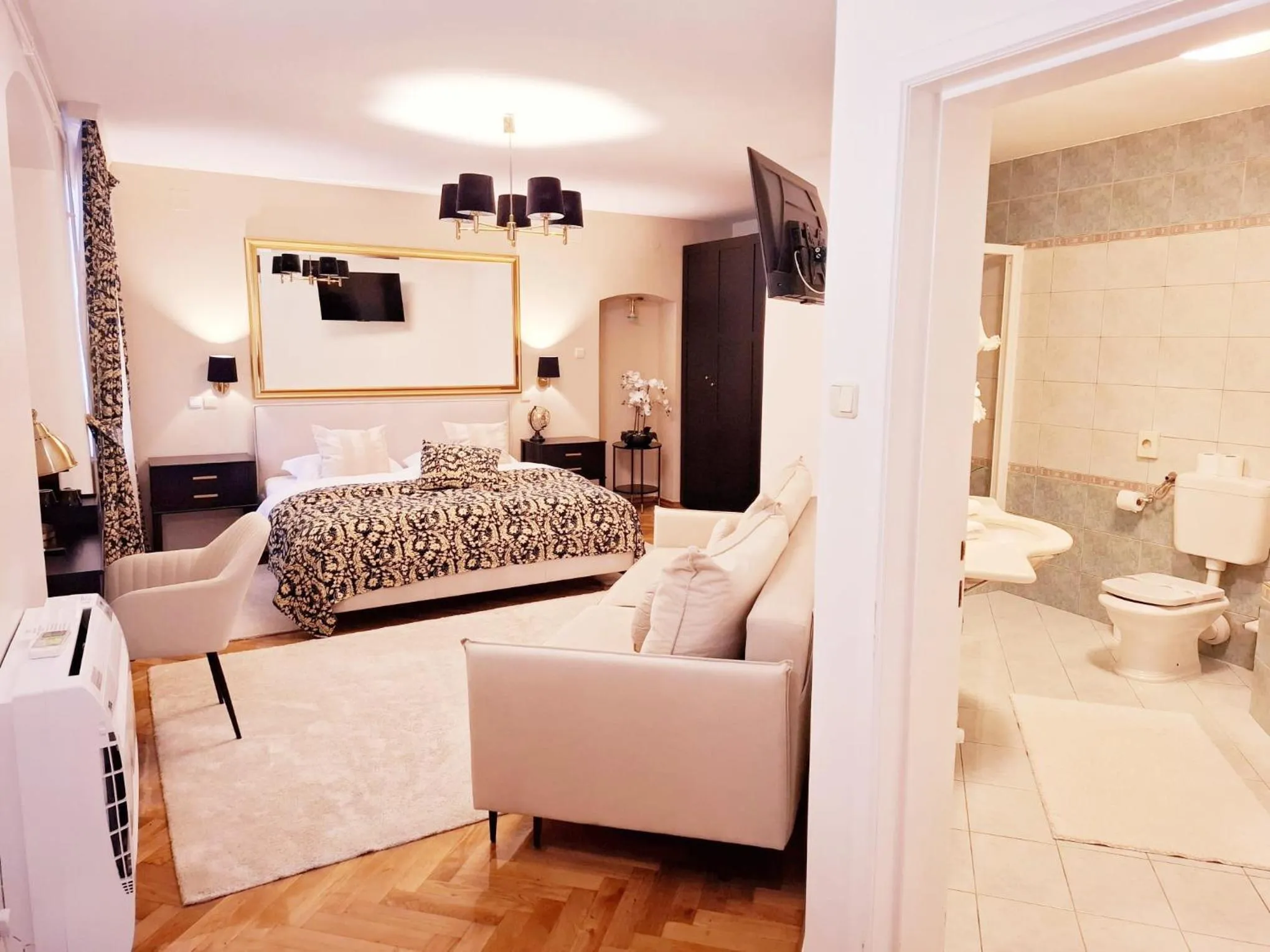 Bedroom, Bed in Hotel Livadić