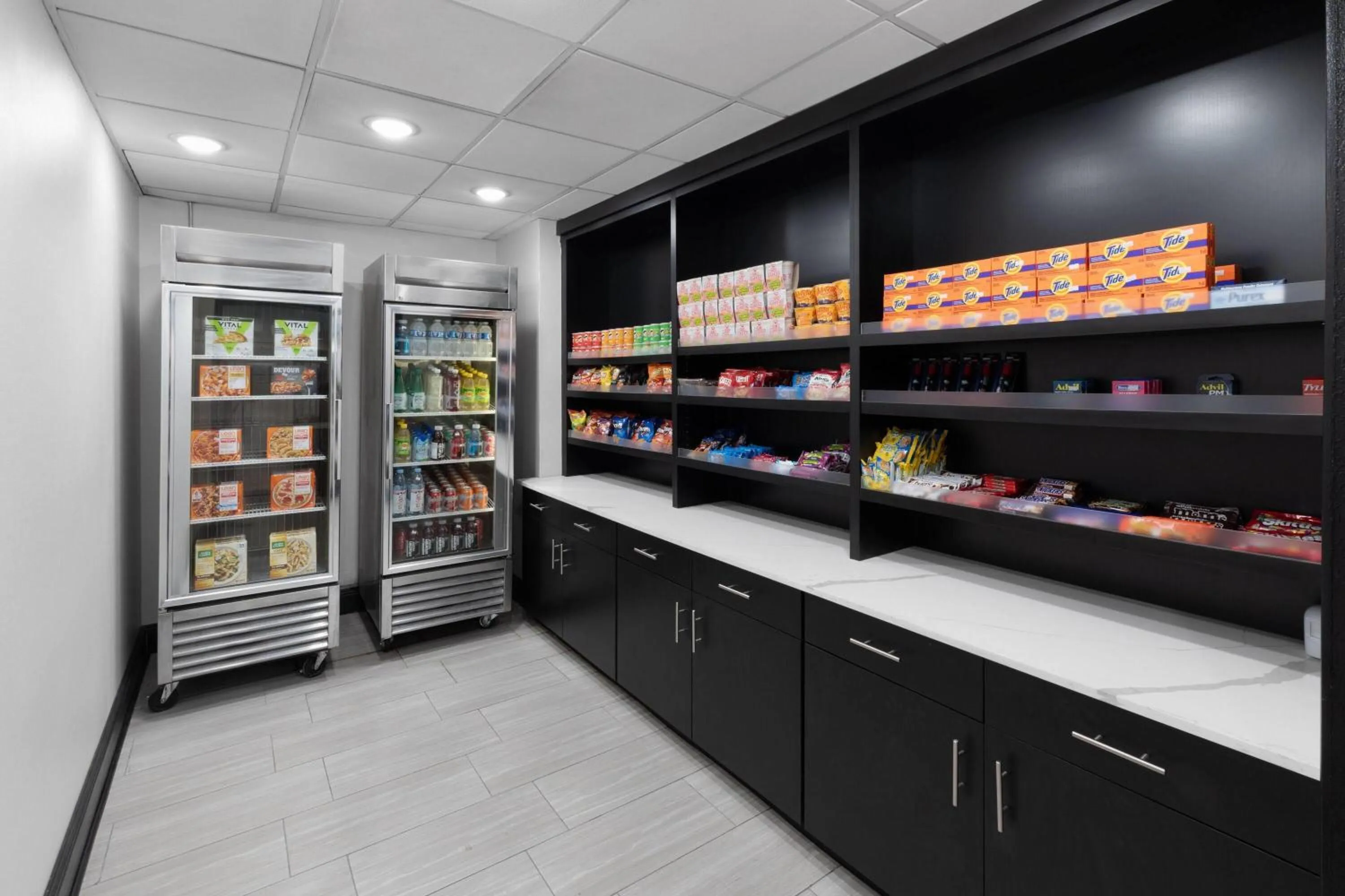 Food and drinks in La Quinta Inn & Suites by Wyndham Houston Bush IAH South