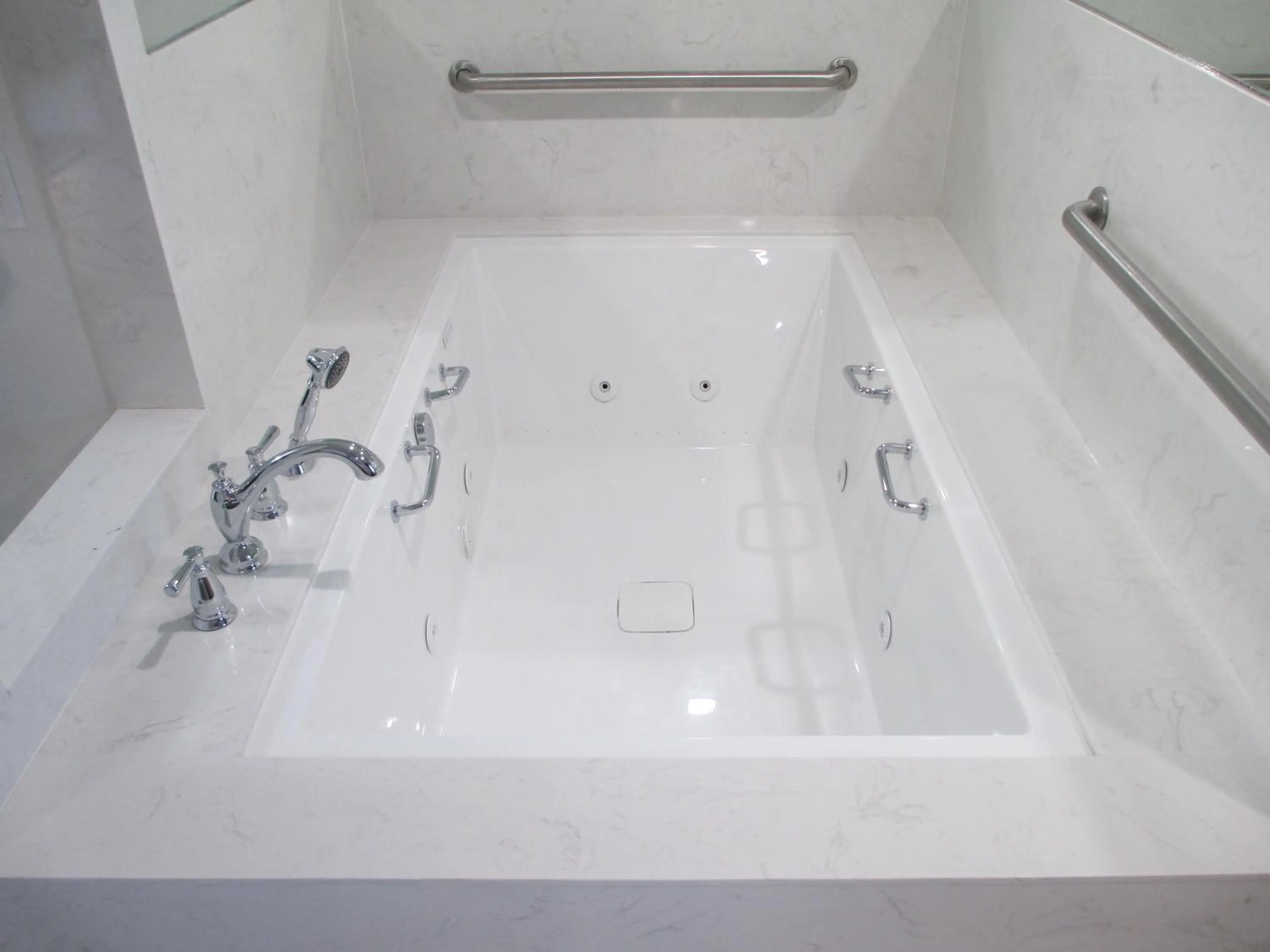 Bath in Claremont Lodge