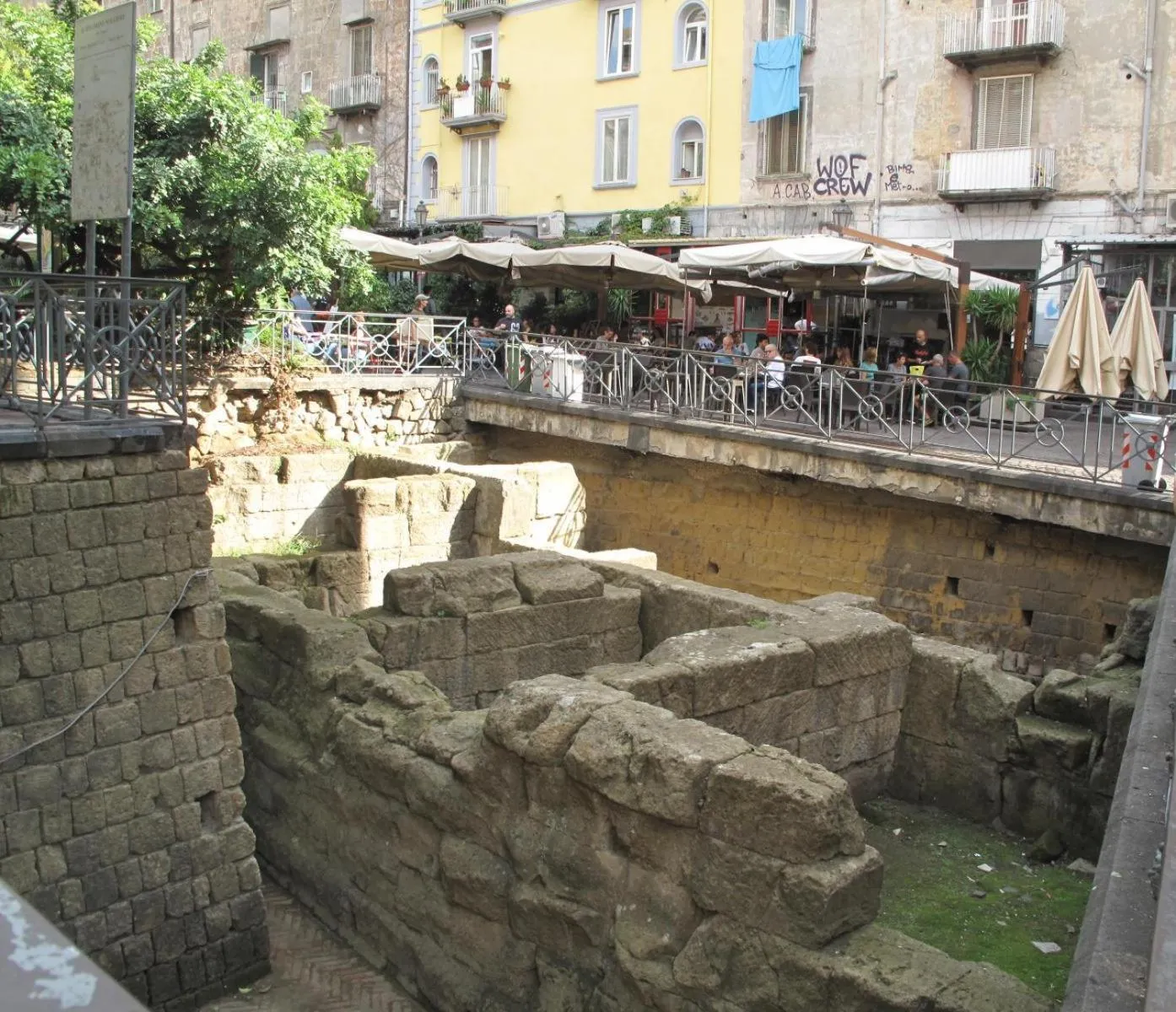 Neighbourhood in I DIOSCURI