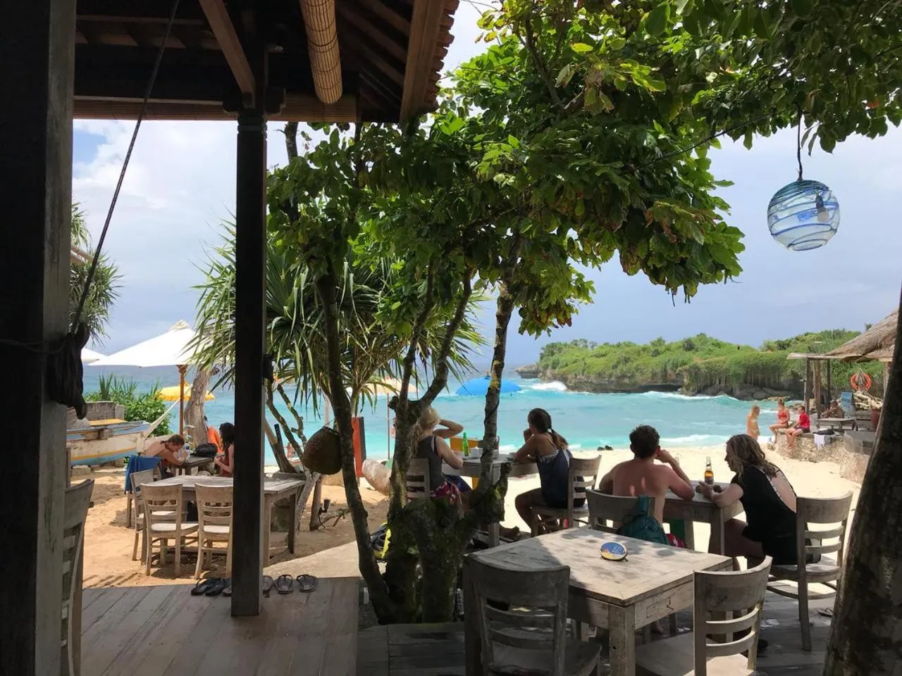 Restaurant/places to eat in D'byas Dream Beach Club and Villa