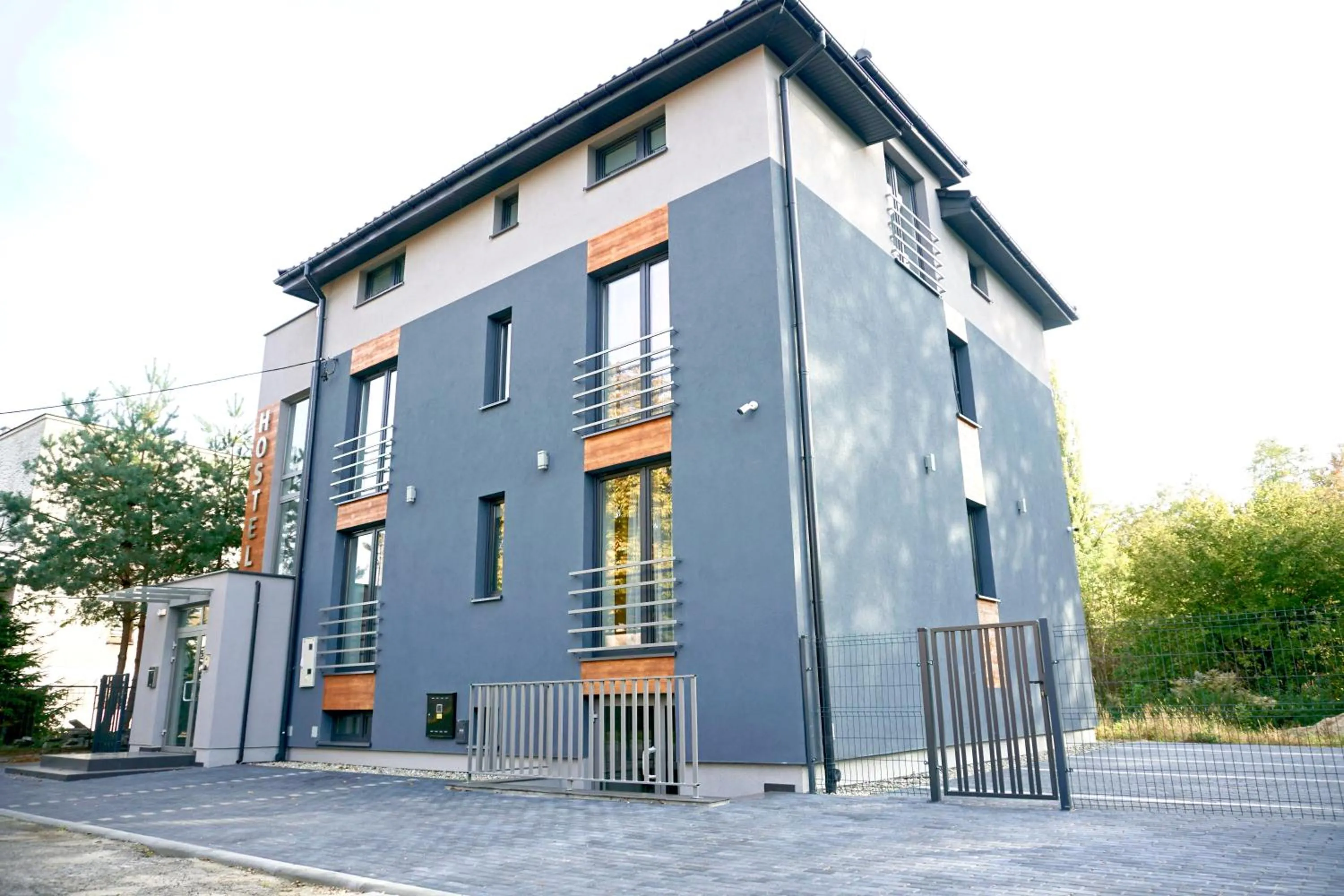 Facade/entrance in Simar