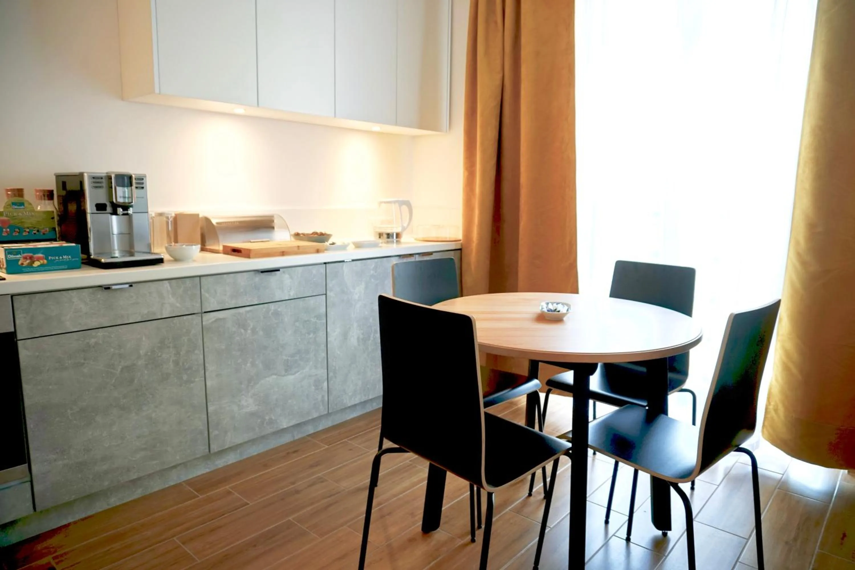 Buffet breakfast in Simar