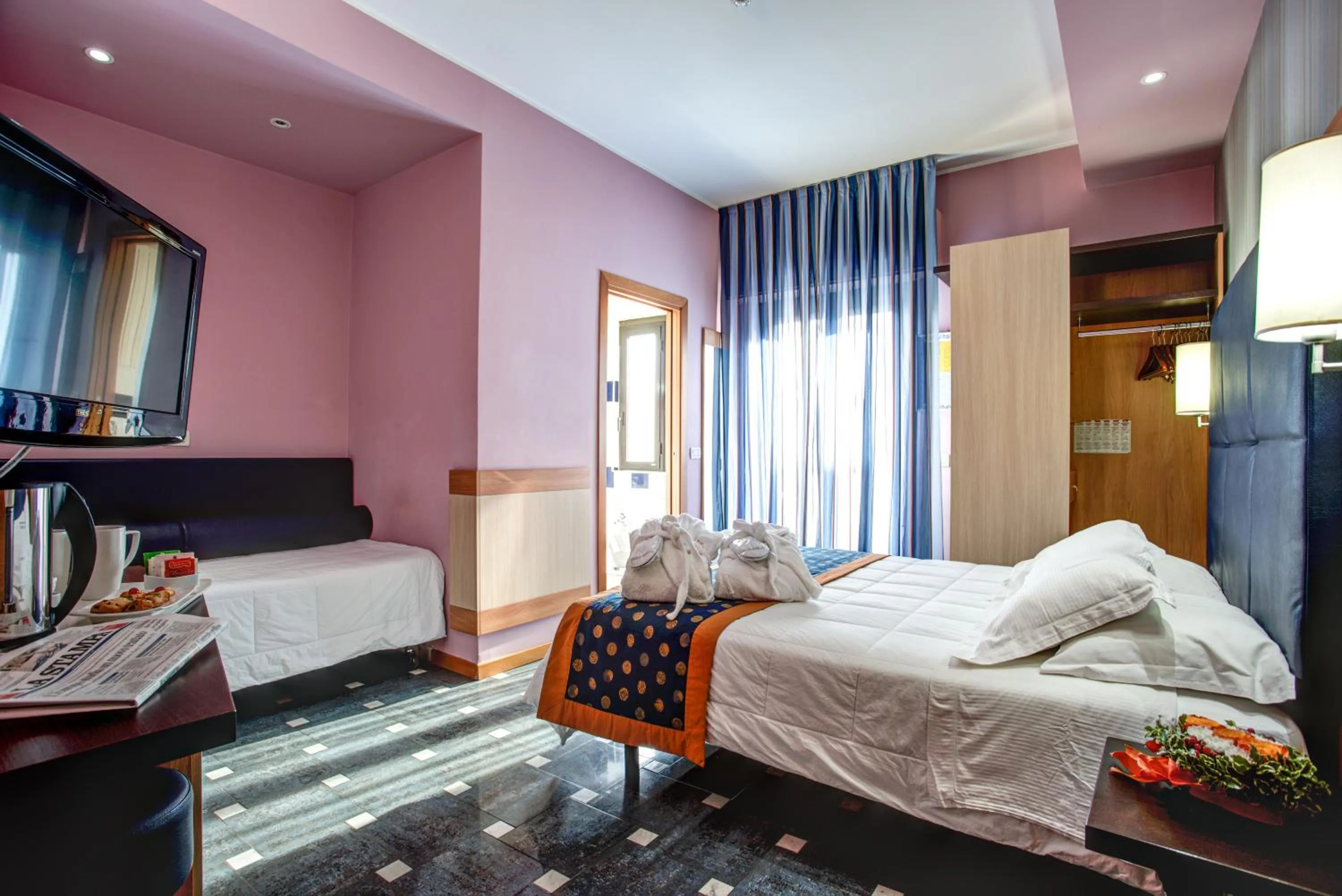 Day, Bed in Hotel Genty