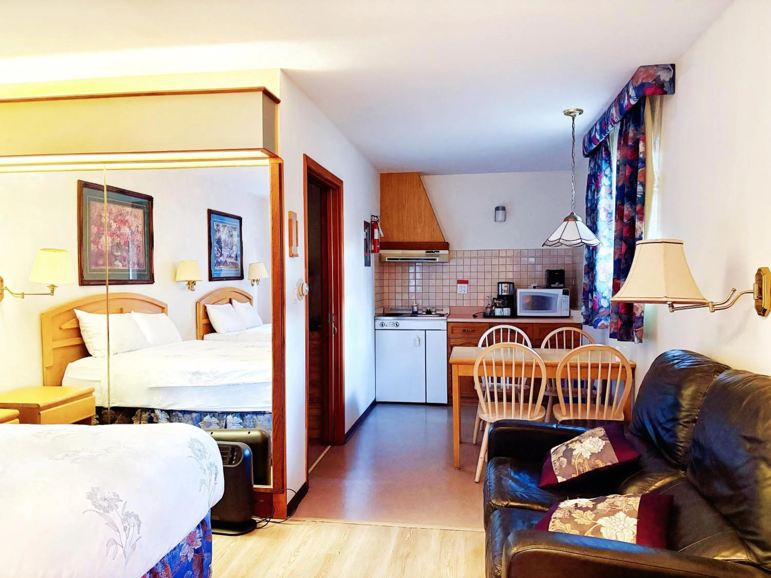 Bed in Inntowne Motel