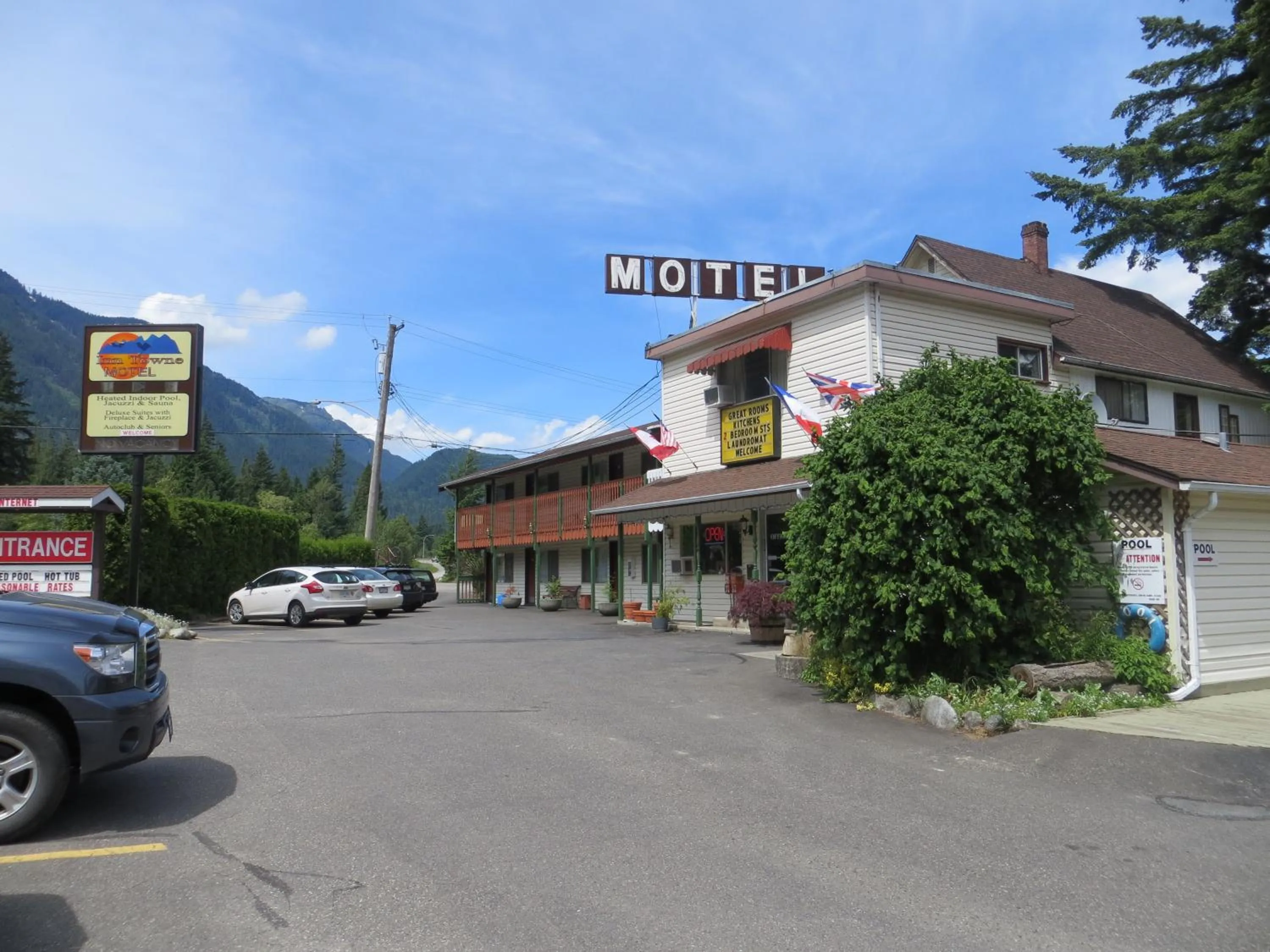 Facade/entrance in Inntowne Motel