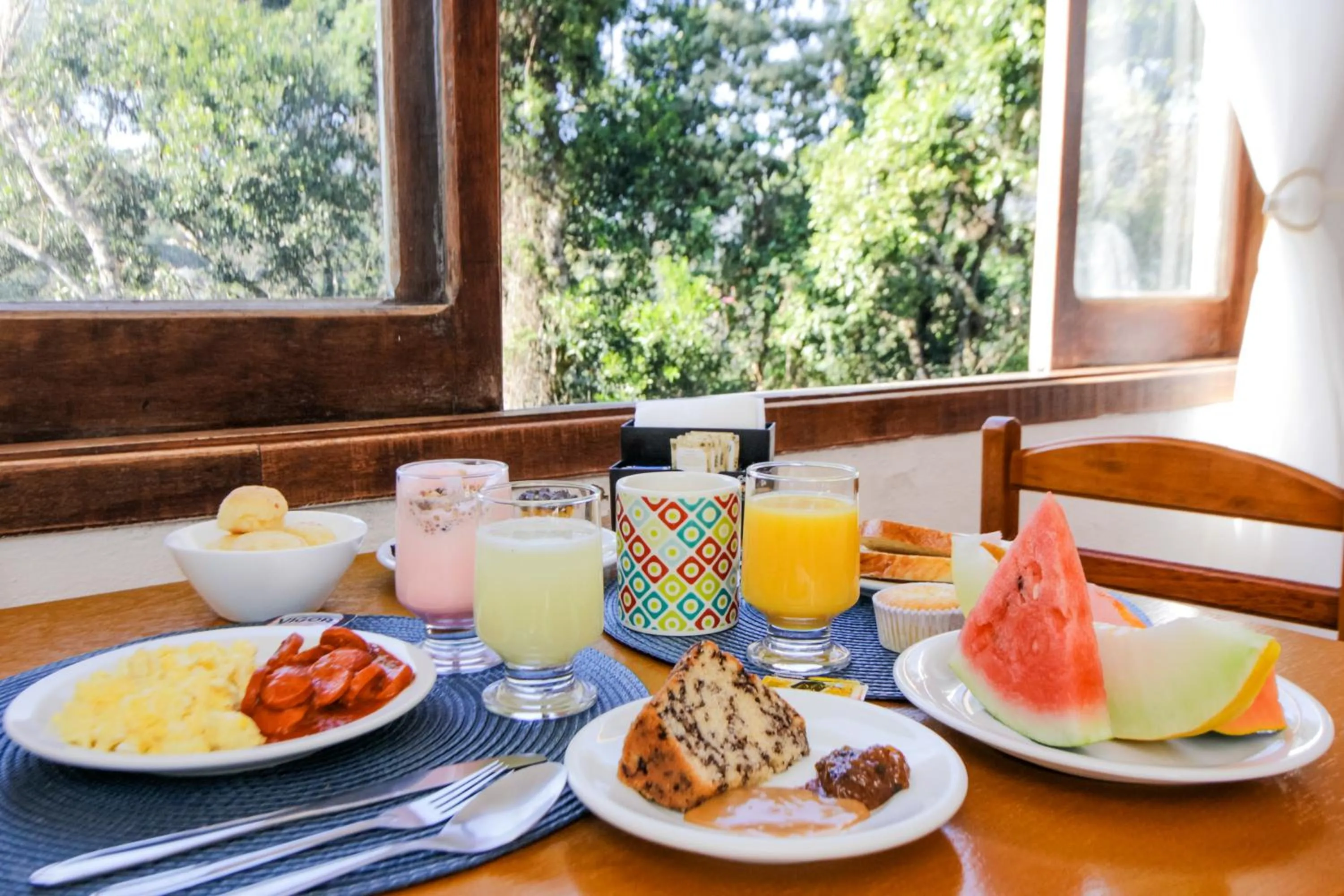 Food and drinks in VELINN Pousada Torre Branca