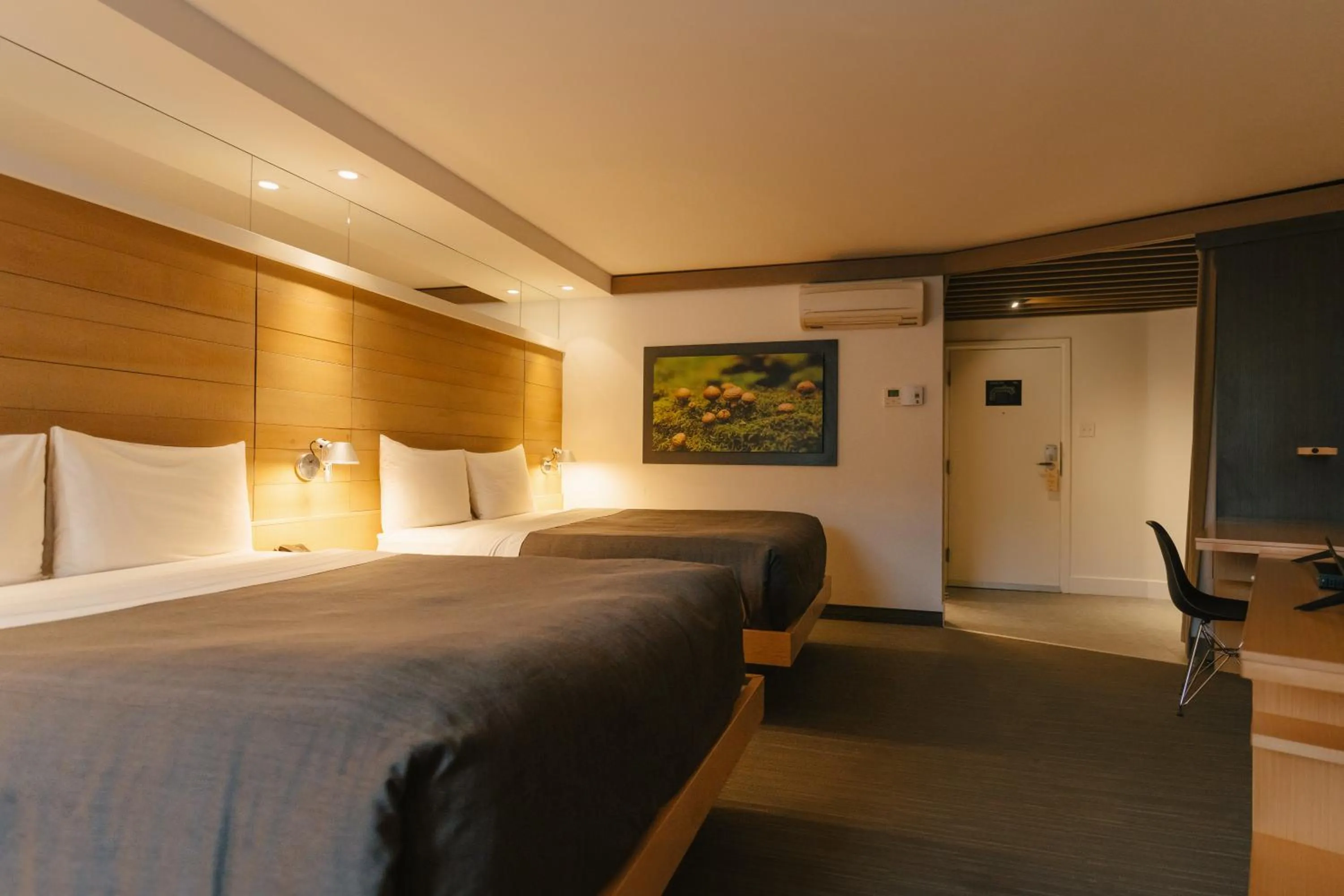 Photo of the whole room, Bed in Gîte du Mont-Albert - Sepaq