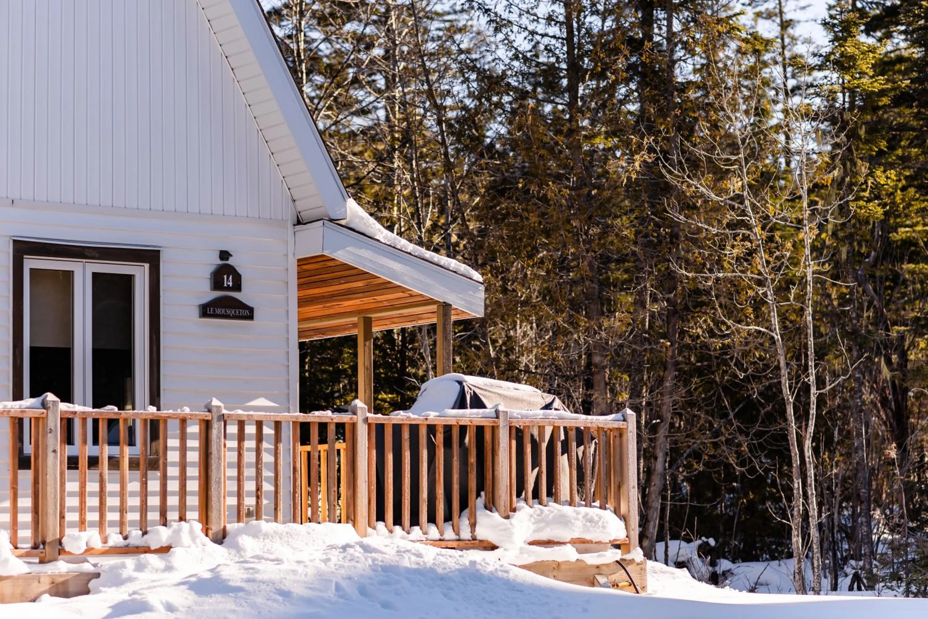 Patio in Gîte du Mont-Albert - Sepaq