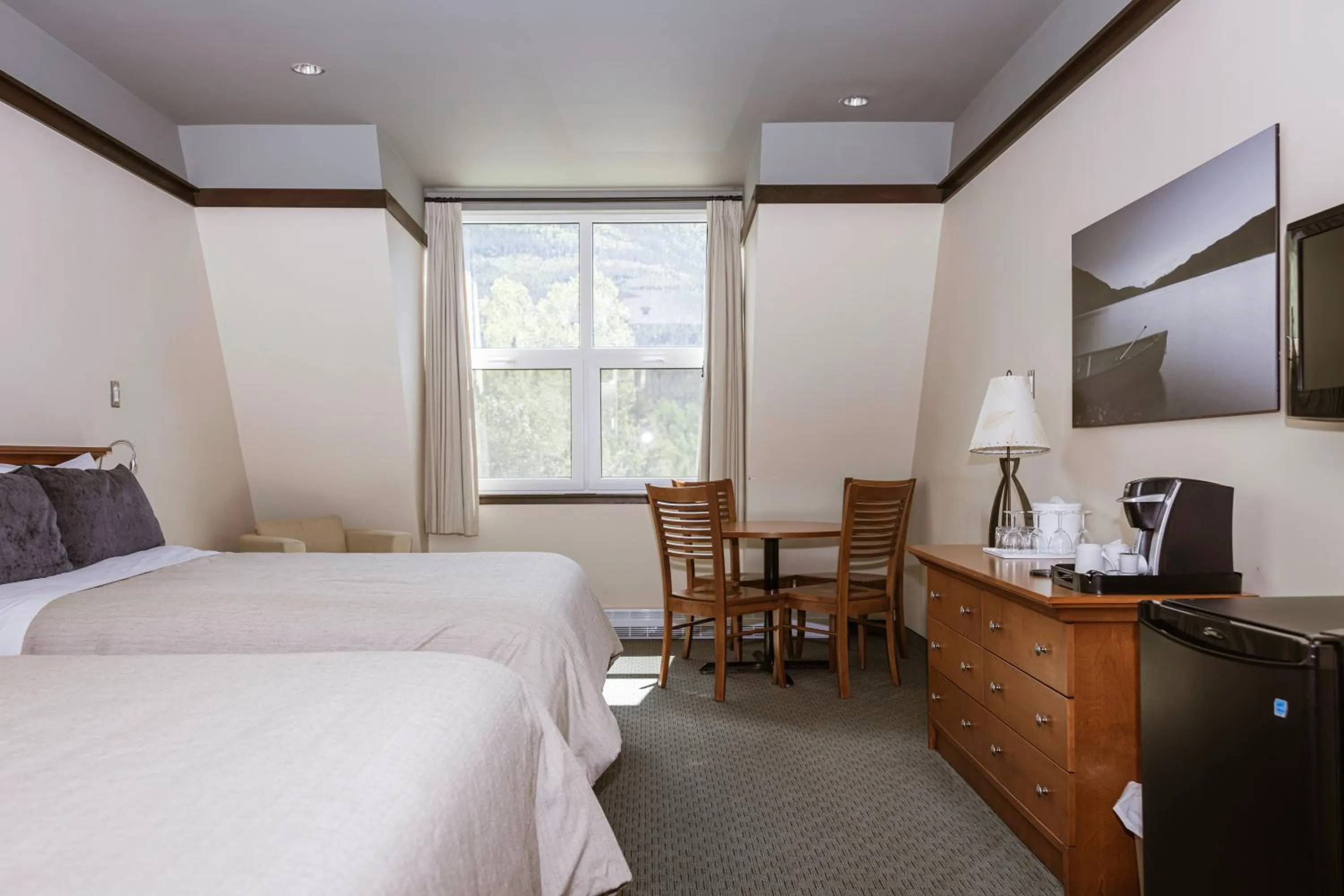 Photo of the whole room, Bed in Gîte du Mont-Albert - Sepaq