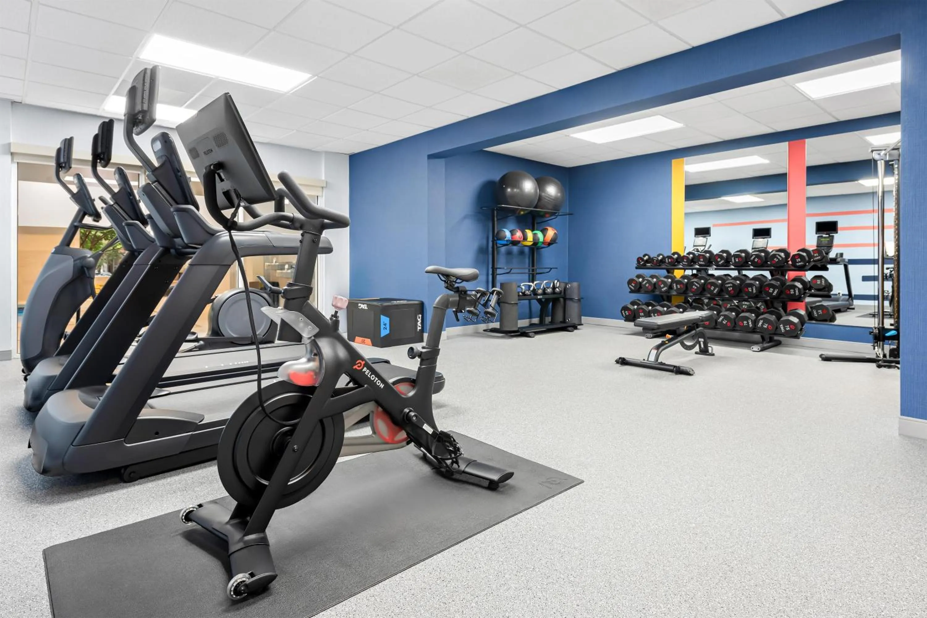 Fitness centre/facilities in Hampton Inn Gainesville-Haymarket