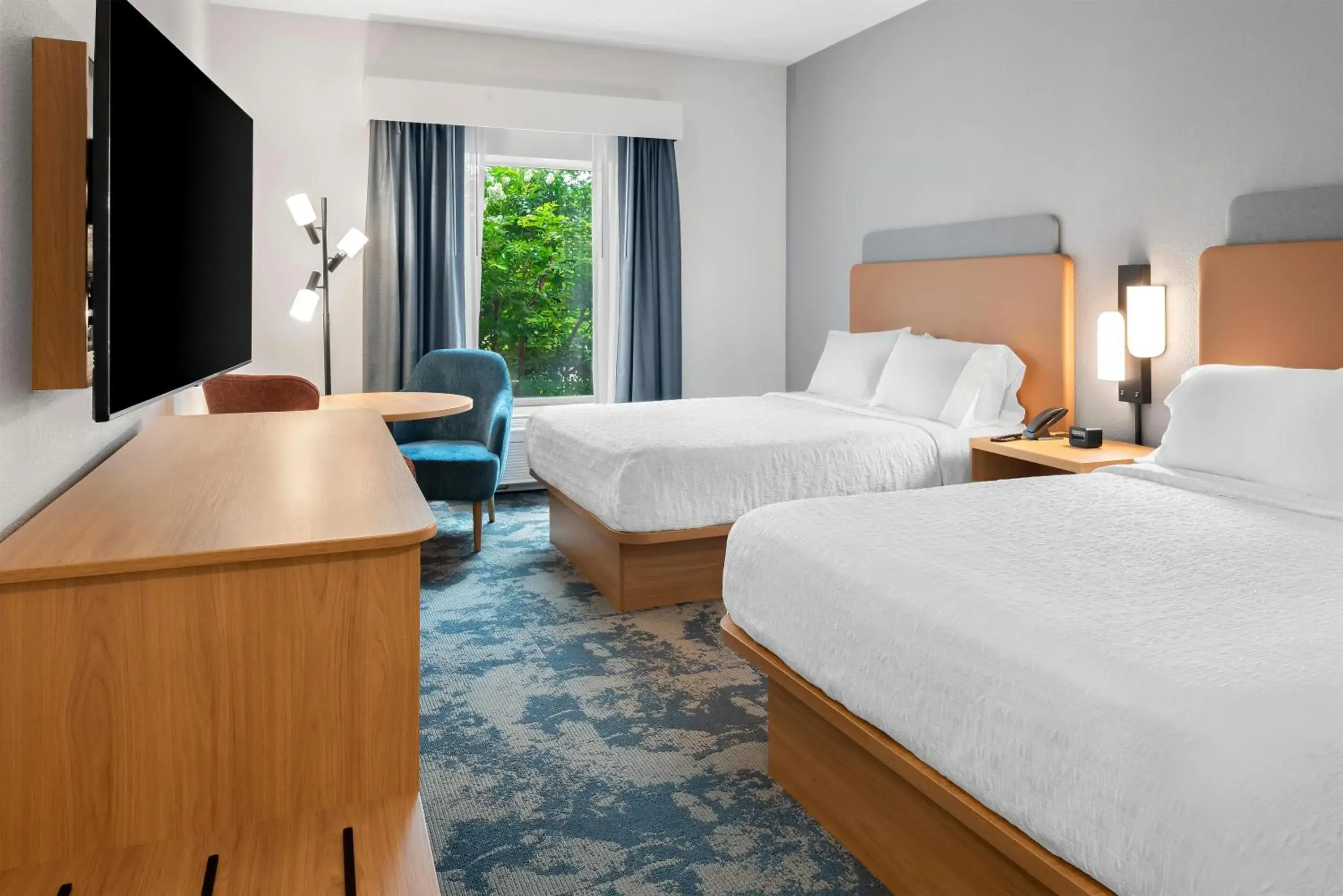 Room with Two Queen Beds - Non-Smoking in Hampton Inn Gainesville-Haymarket Room with Two Queen Beds - Non-Smoking in Hampton Inn Gainesville-Haymarket