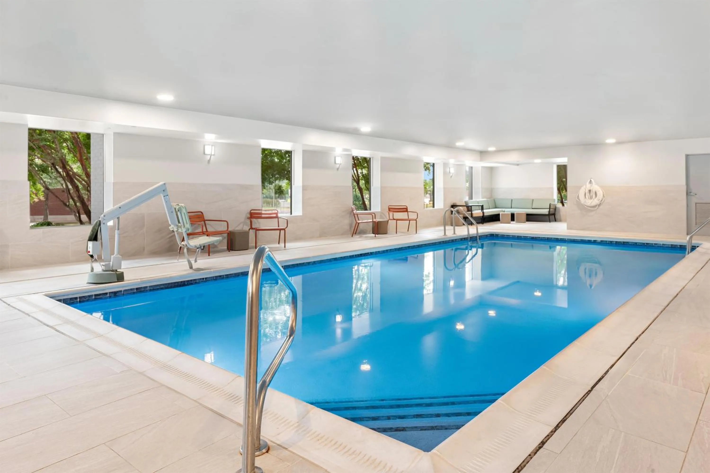 Pool view in Hampton Inn Gainesville-Haymarket