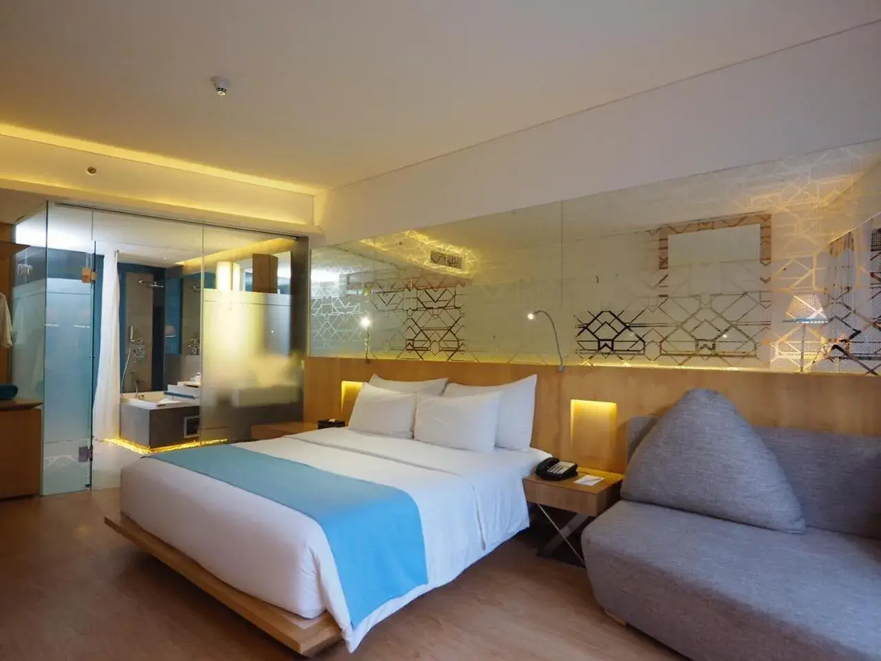 Deluxe Double Room with Jacuzzi in IZE Seminyak by LifestyleRetreats Deluxe Double Room with Jacuzzi in IZE Seminyak by LifestyleRetreats