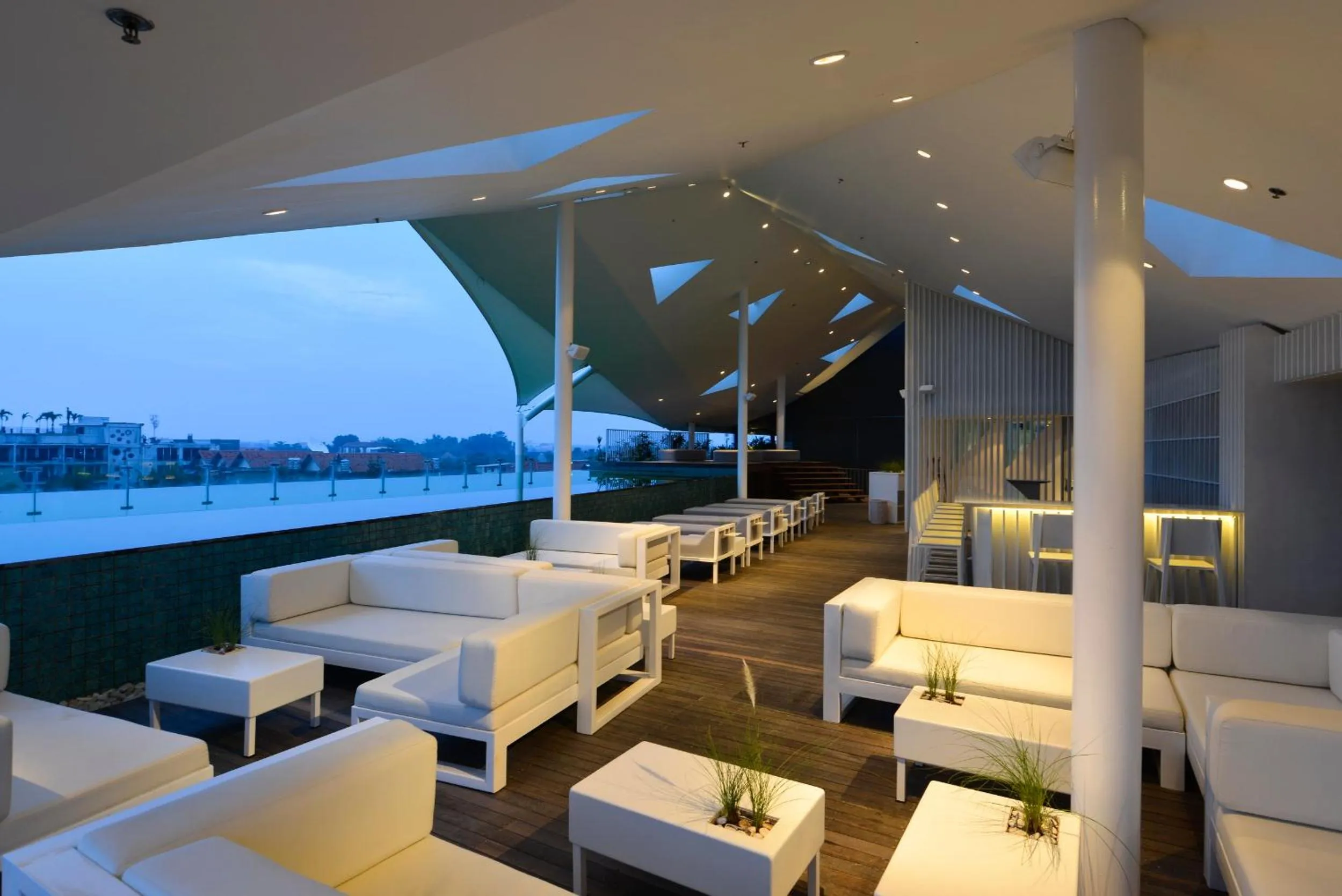 Restaurant/places to eat in IZE Seminyak by LifestyleRetreats