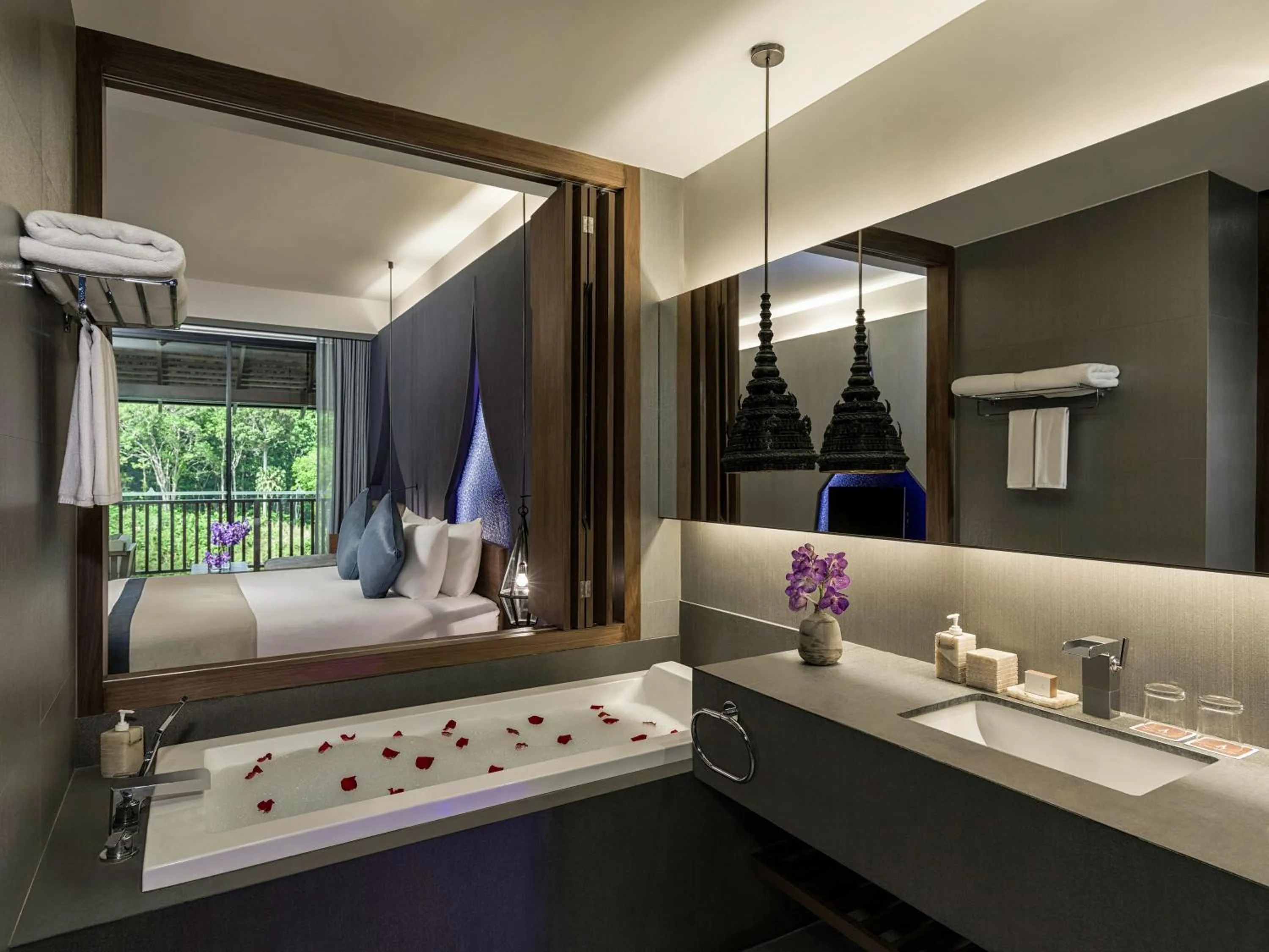 Bathroom, Bed in Avista Hideaway Phuket Patong - MGallery