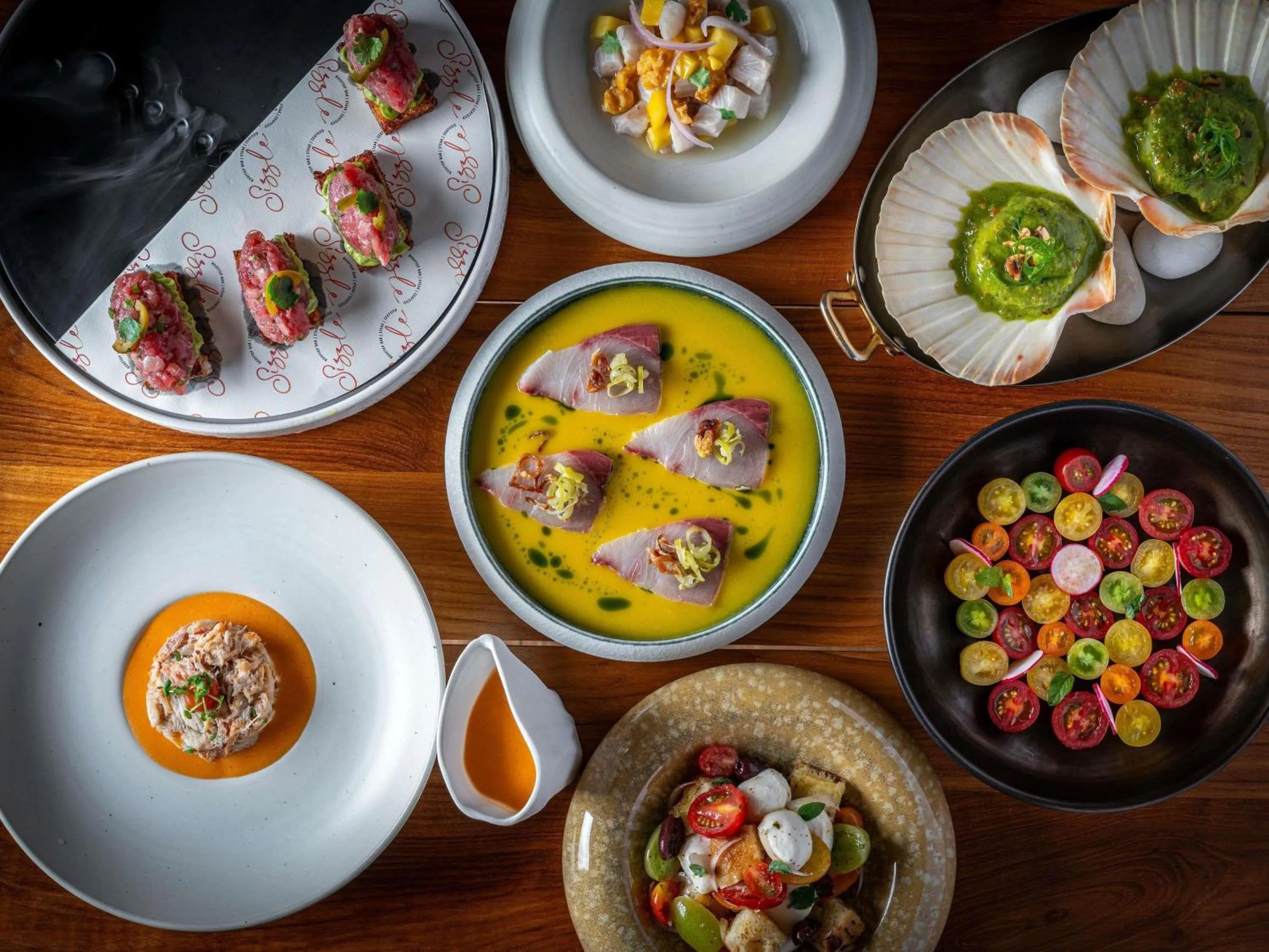 Restaurant/places to eat in Avista Hideaway Phuket Patong - MGallery