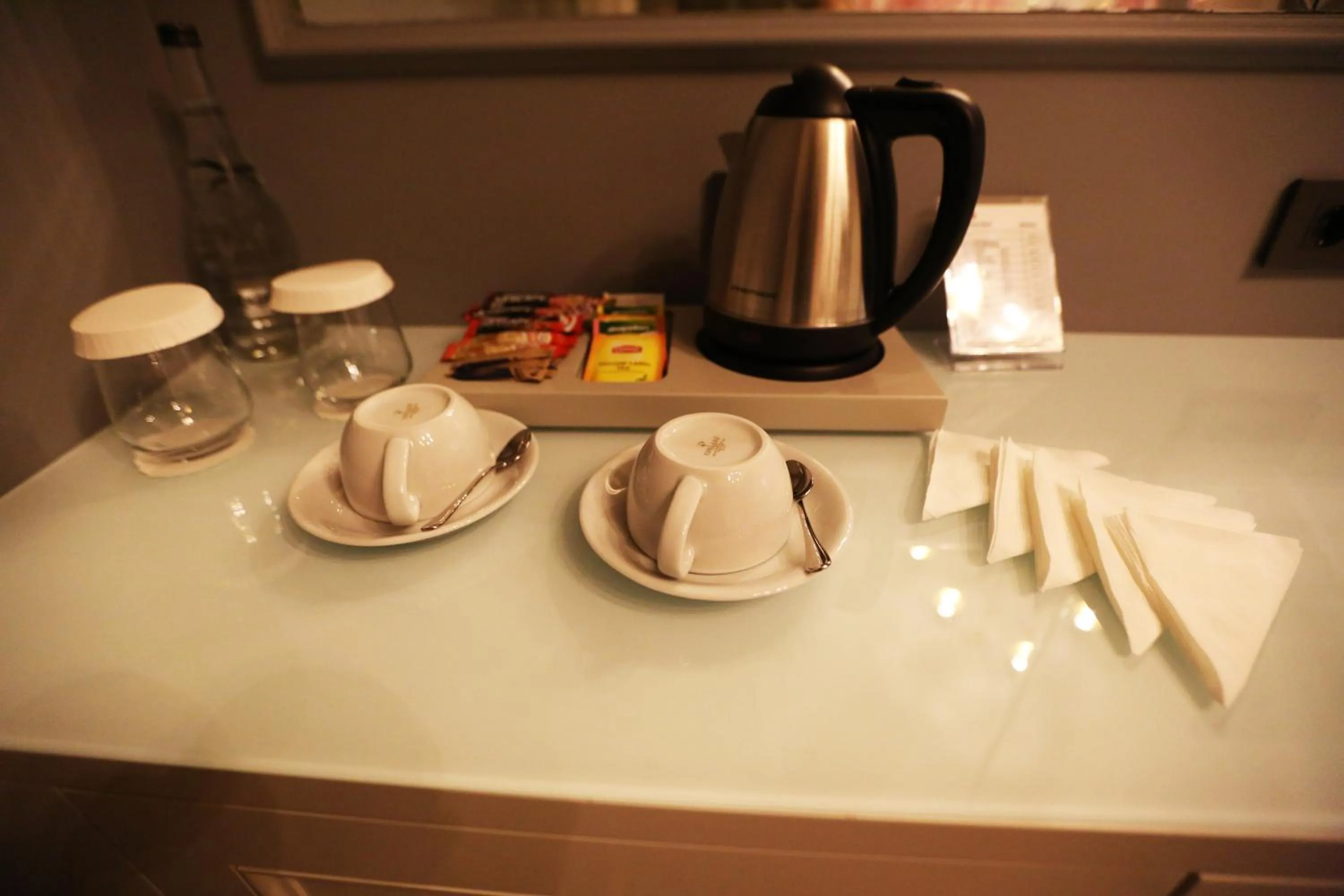 Coffee/tea facilities in Royal Tophane