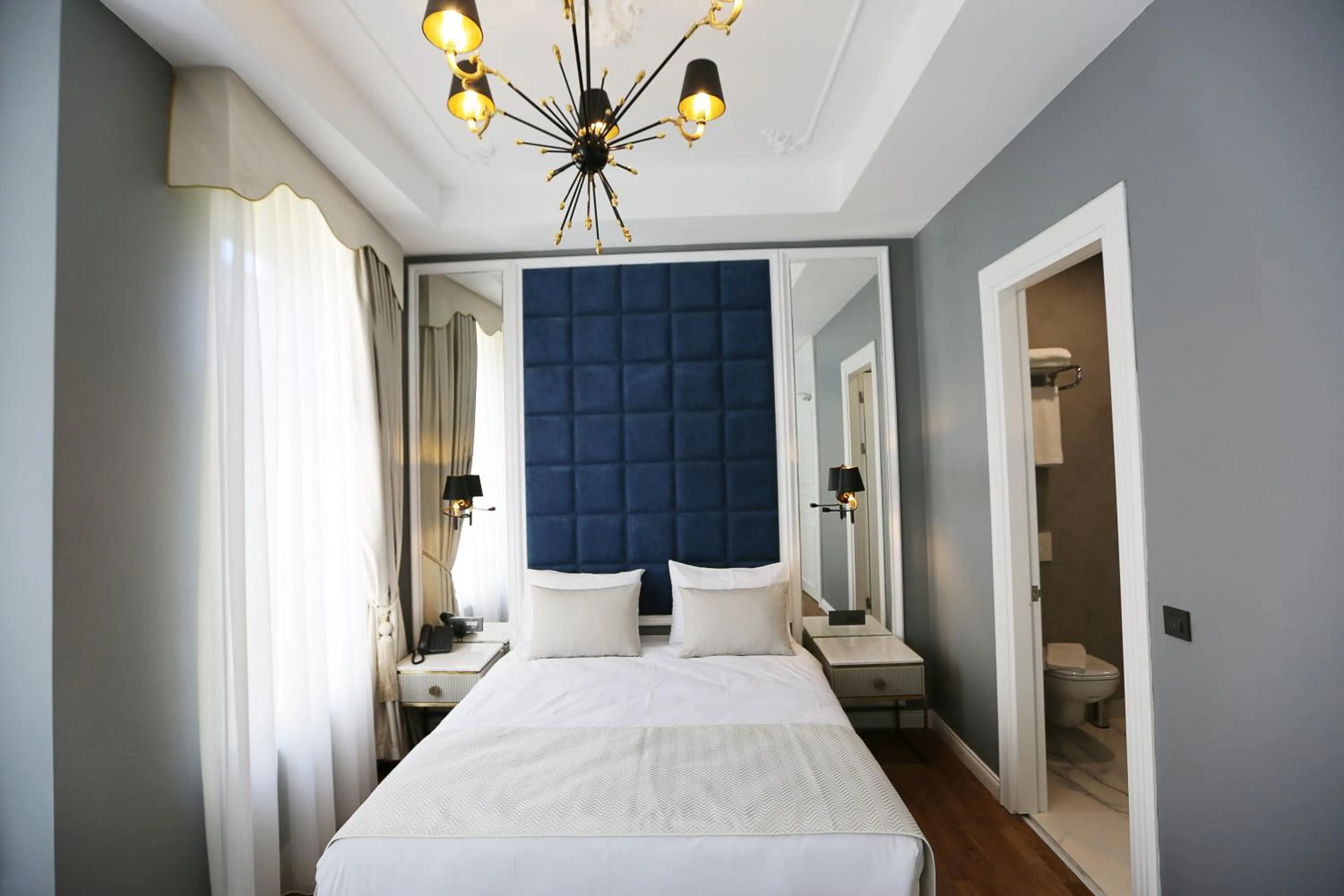 Decorative detail, Bed in Royal Tophane