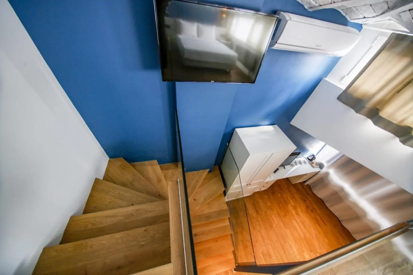 TV and multimedia in Royal Tophane