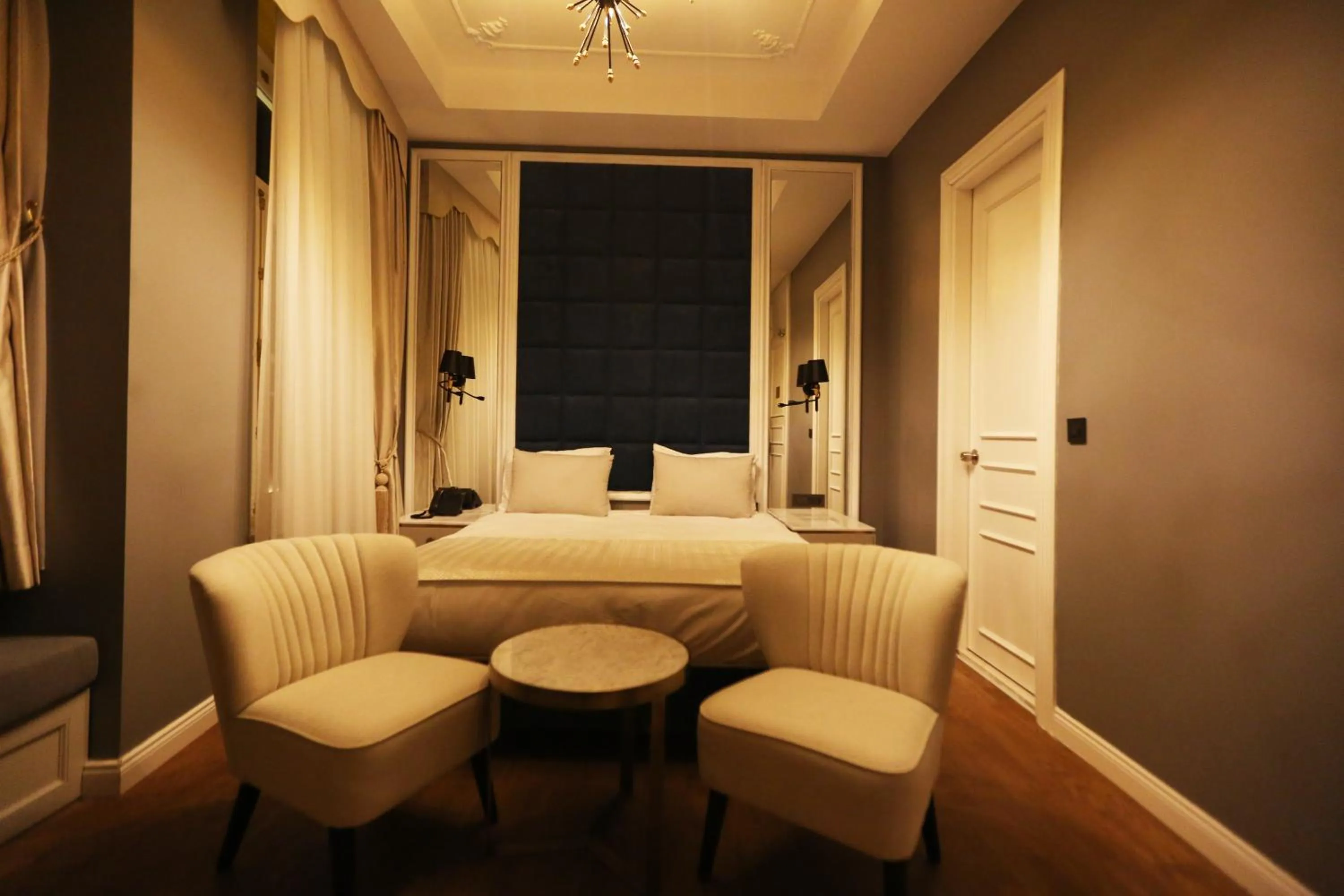 Bed in Royal Tophane