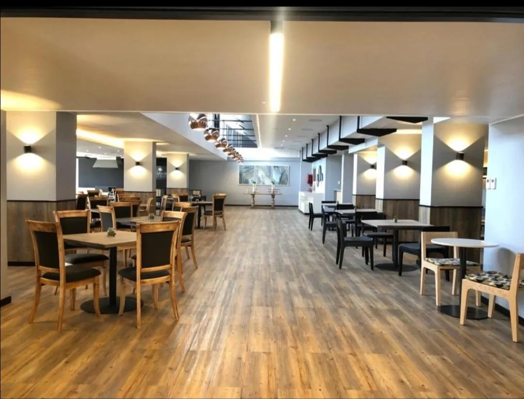 Restaurant/places to eat in THE Pretoria Hotel