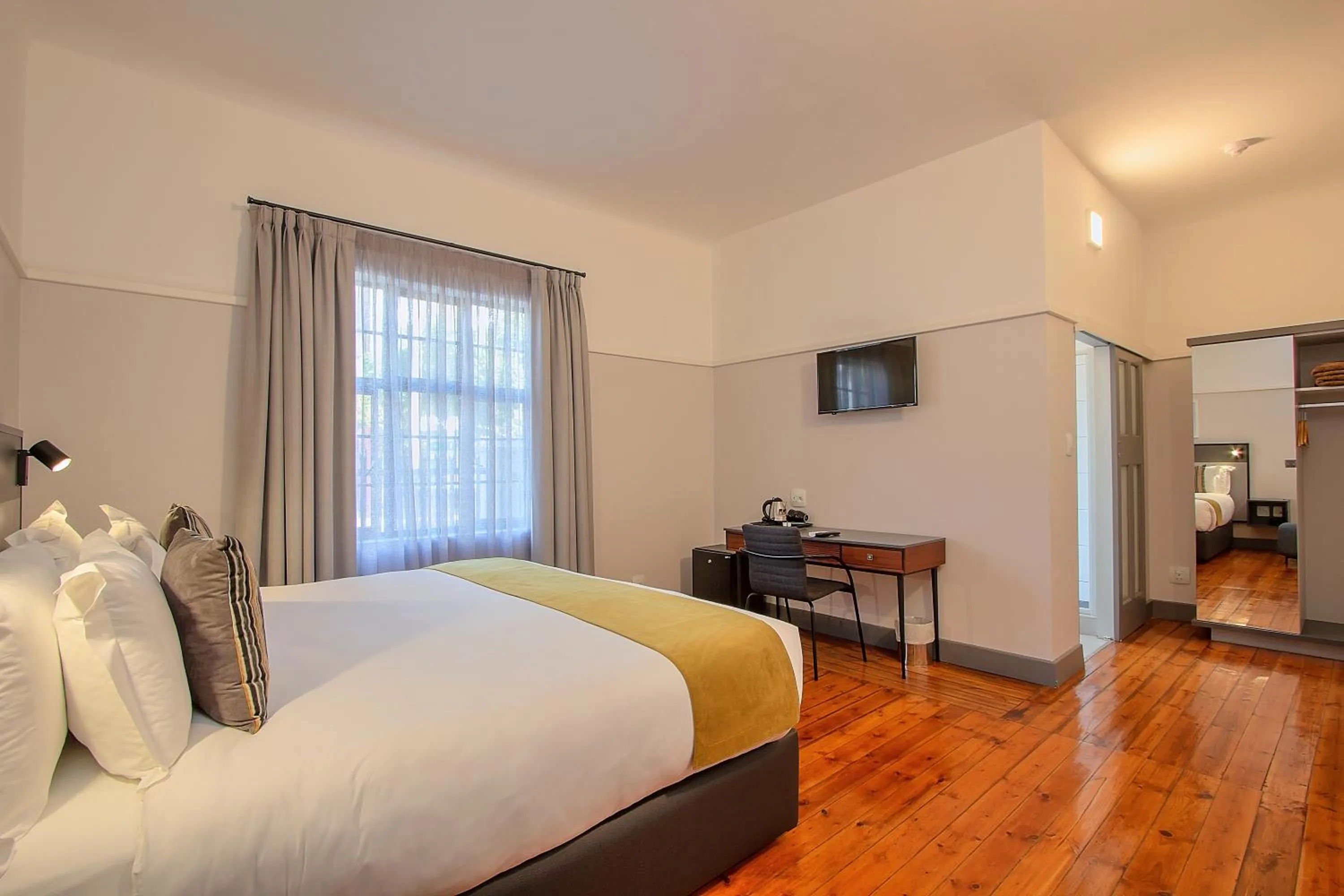 TV and multimedia, Bed in THE Pretoria Hotel