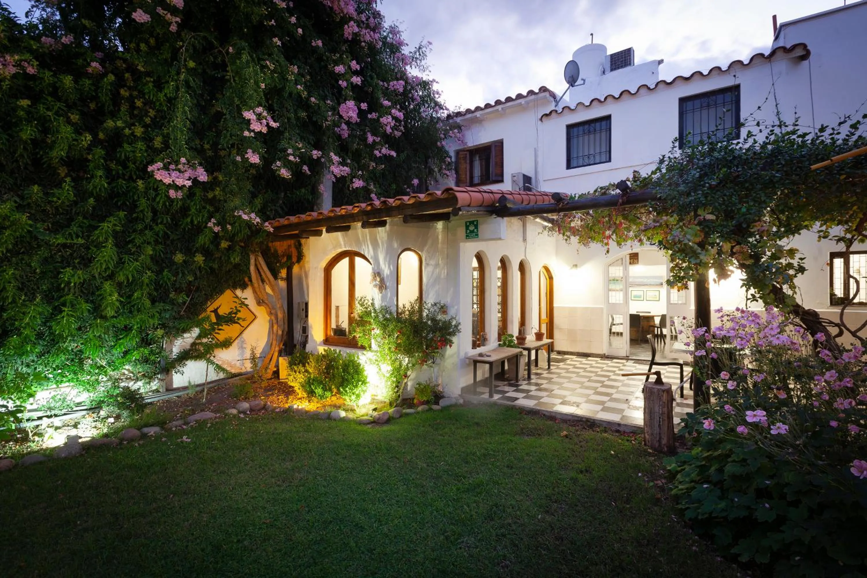 Property building in Posada de Rosas