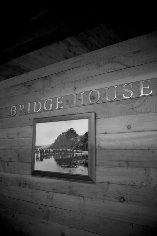 Logo/Certificate/Sign in Bridgehouse Lodge