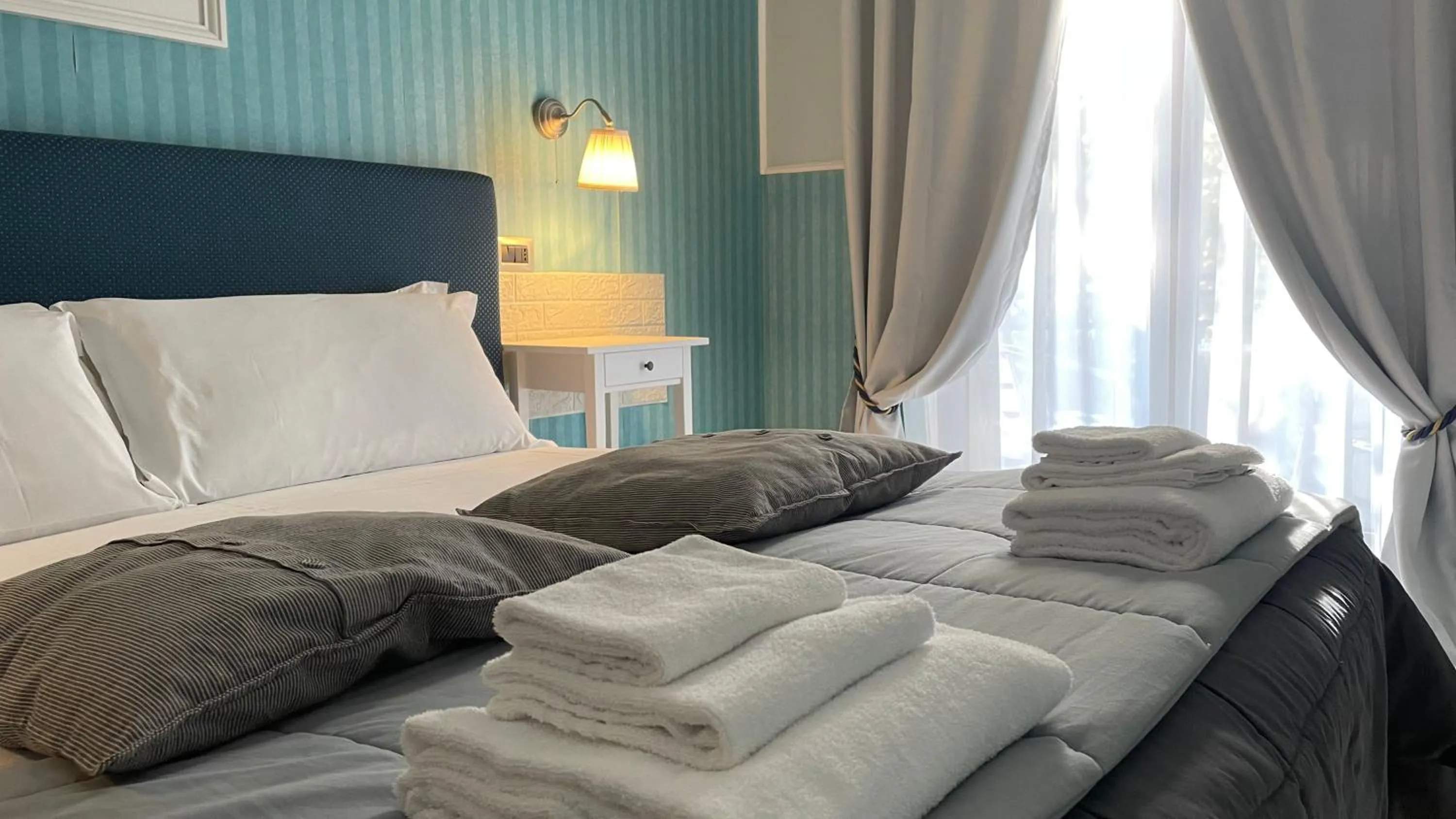 Bed in La Contessa B&B