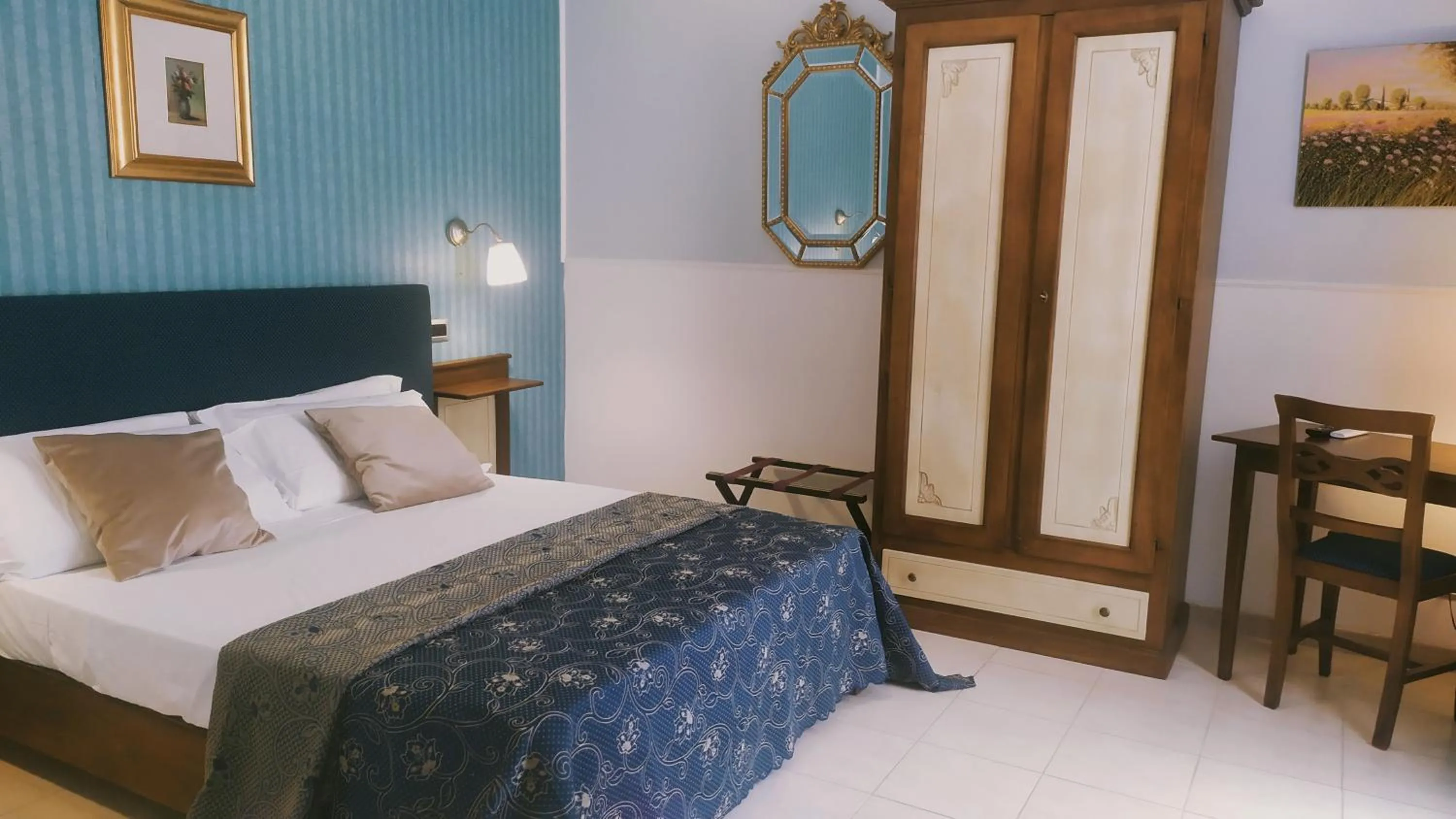 Bed in La Contessa B&B