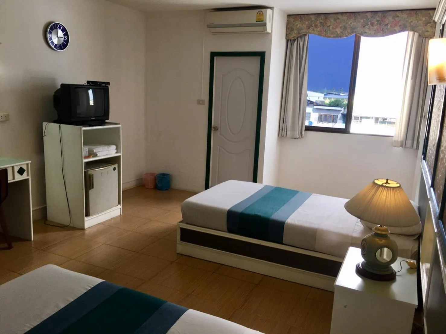 Bed in Highway Hotel