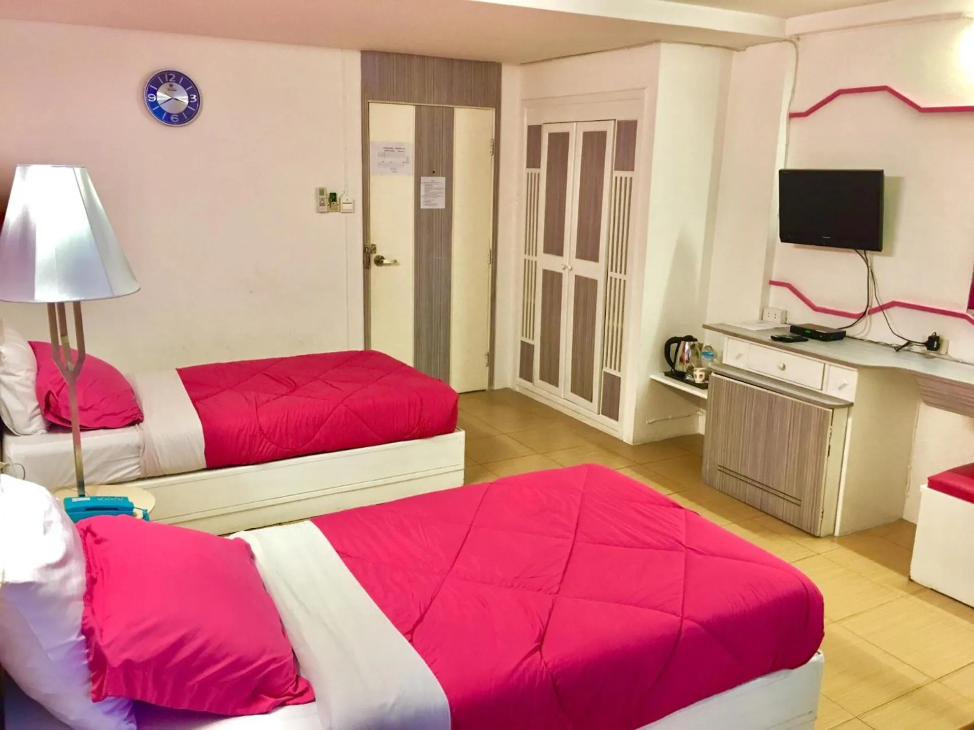 Bed in Highway Hotel