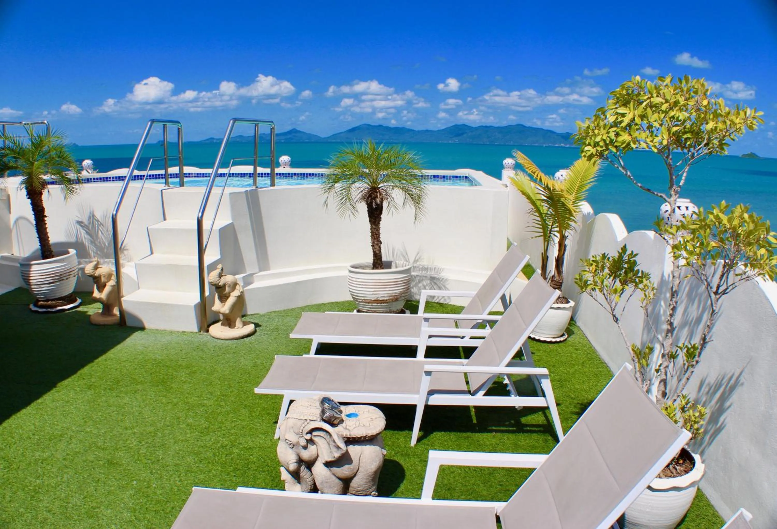 Garden in Hacienda Fisherman's Village Koh Samui