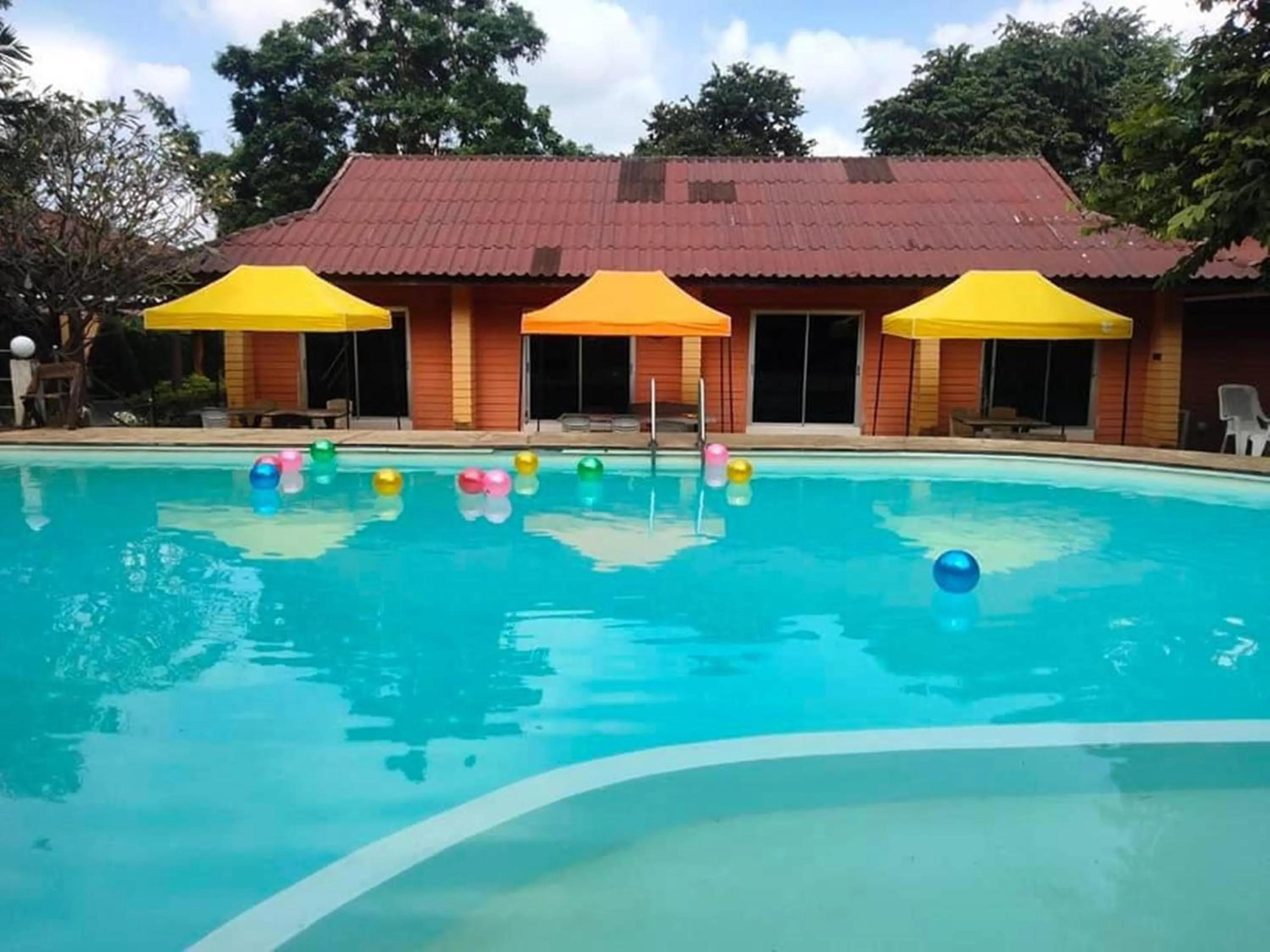 Swimming pool in Aurora Resort Kanchanaburi