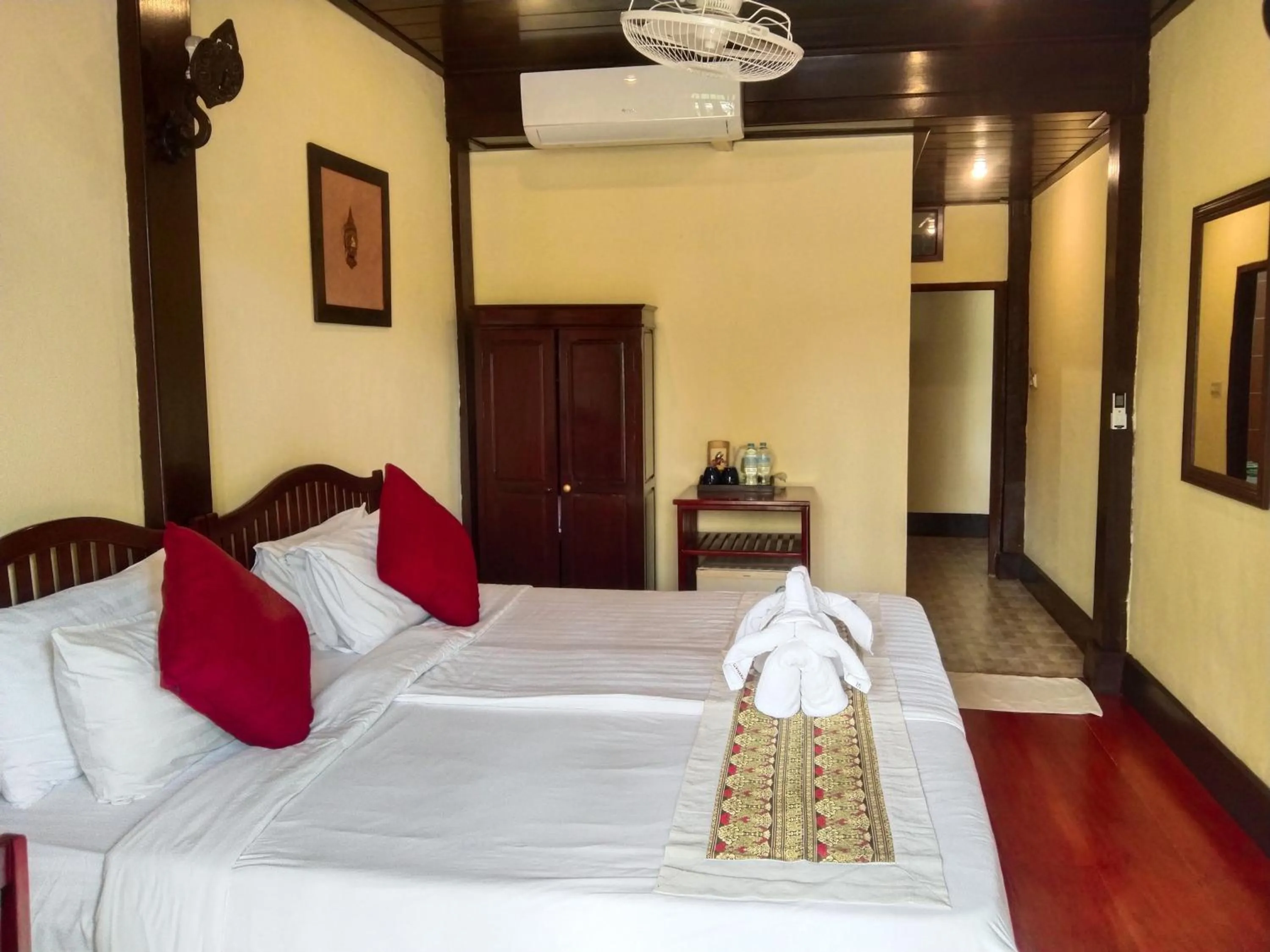 Bed in Ban Lakkham River View